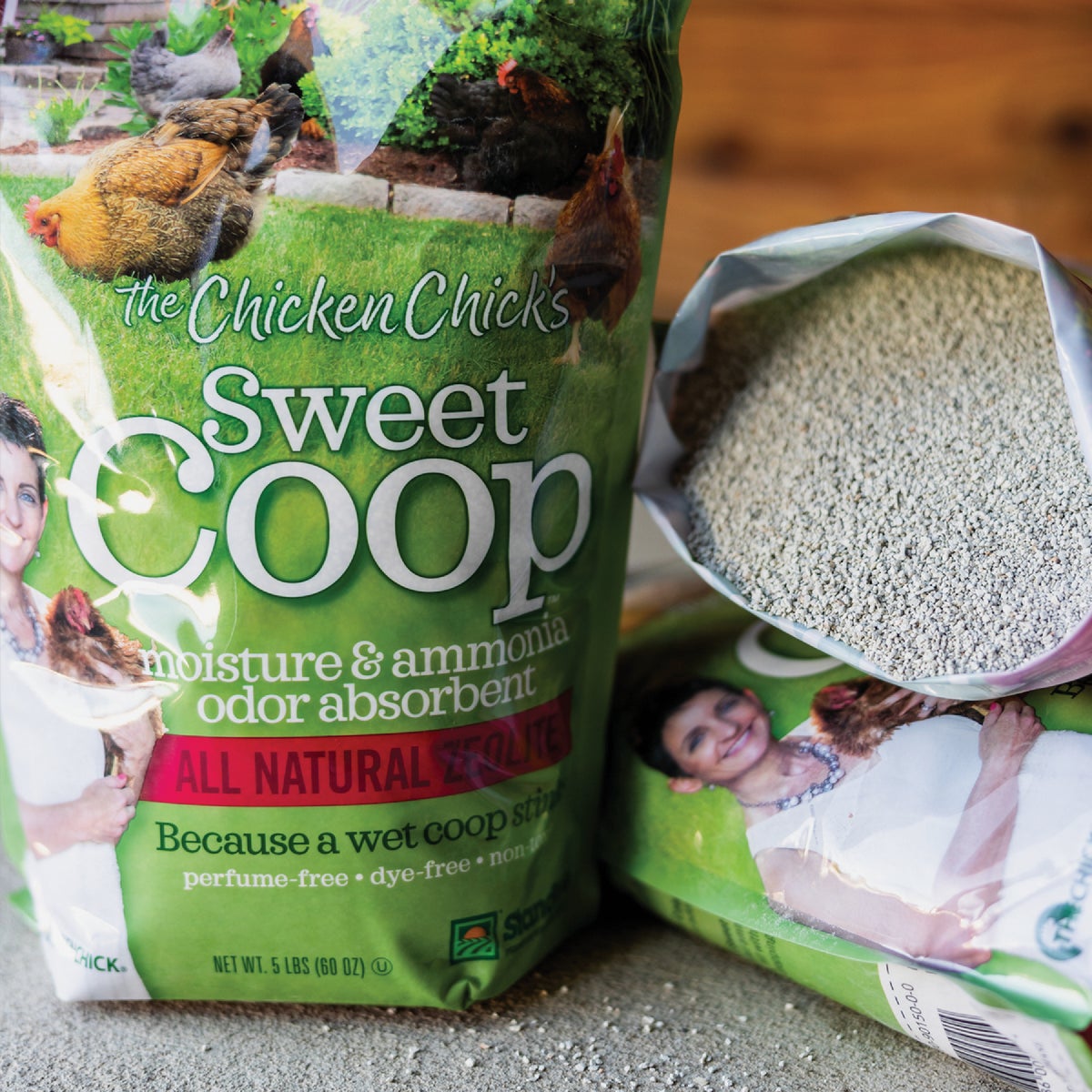 Standlee Premium Western Forage Sweet Coop 5 Lb. Bedding Enhancer Image 4