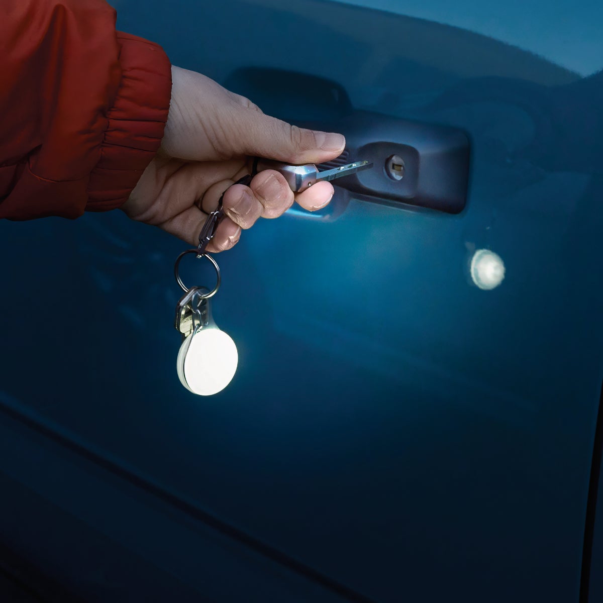 Nite Ize SpotLit White Rechargeable Carabiner LED Light Image 3