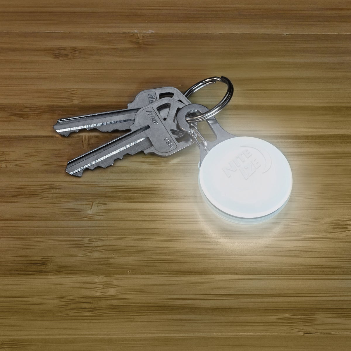 Nite Ize SpotLit White Rechargeable Carabiner LED Light Image 4