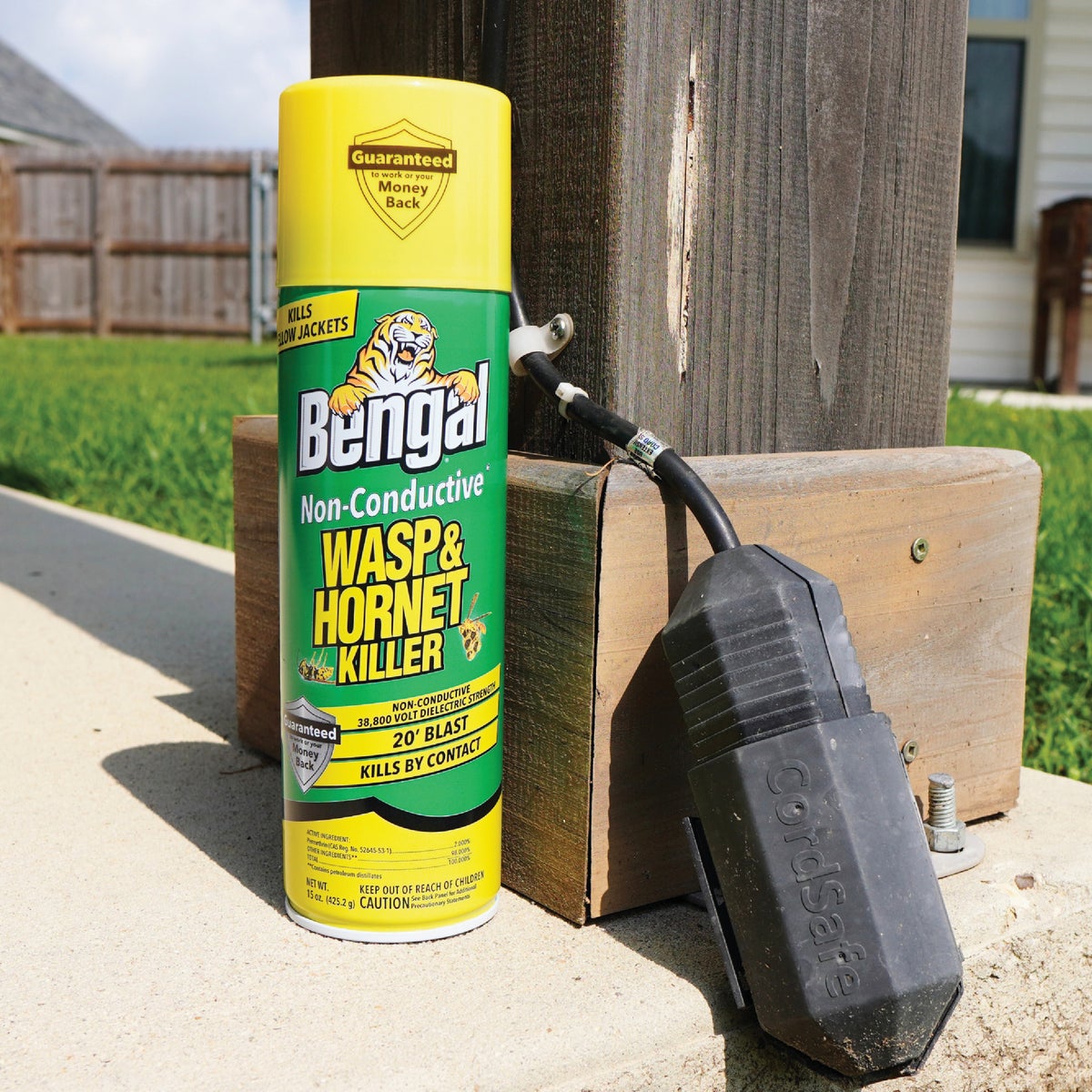 Bengal 15 Oz. Aerosol Spray Non-Conductive Wasp & Hornet Killer Image 2