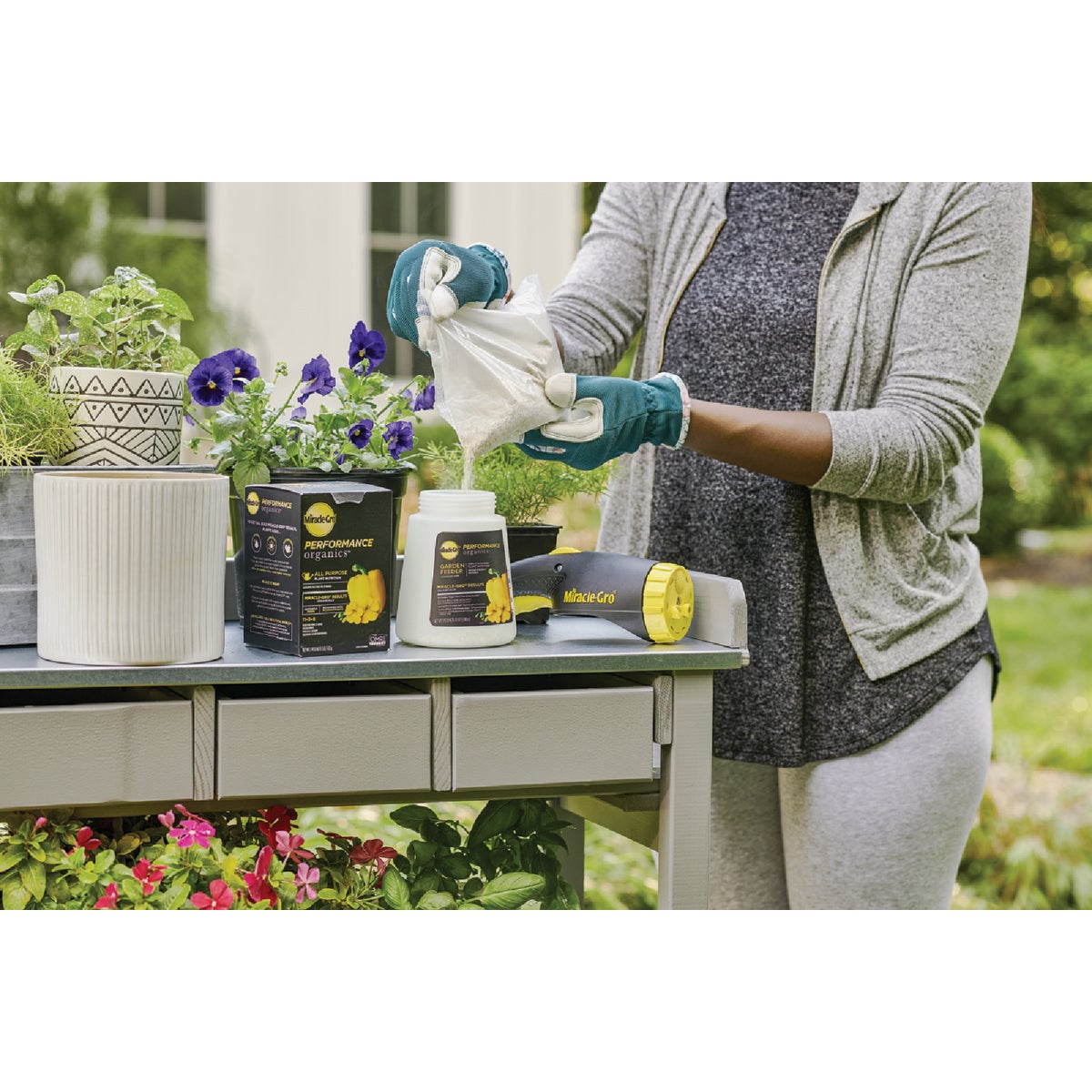 Miracle-Gro Performance Organics 3/4 Lb. Garden Feeder Applicator For Plant Nutrition Image 5