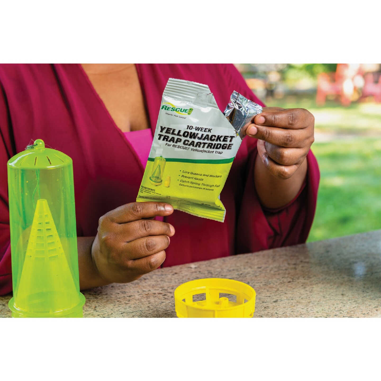 Rescue 0.44 Oz. Liquid Outdoor Yellow Jacket Bait Cartridge Image 3