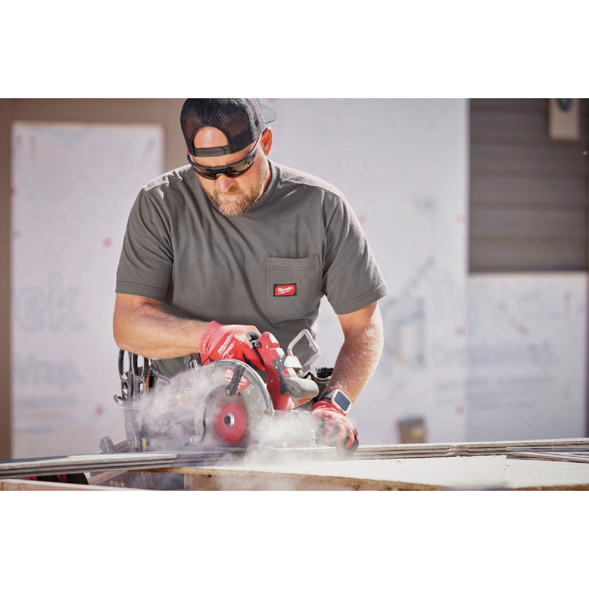 Milwaukee GridIron 2XL Gray Short Sleeve Heavy-Duty Pocket T-Shirt Image 2