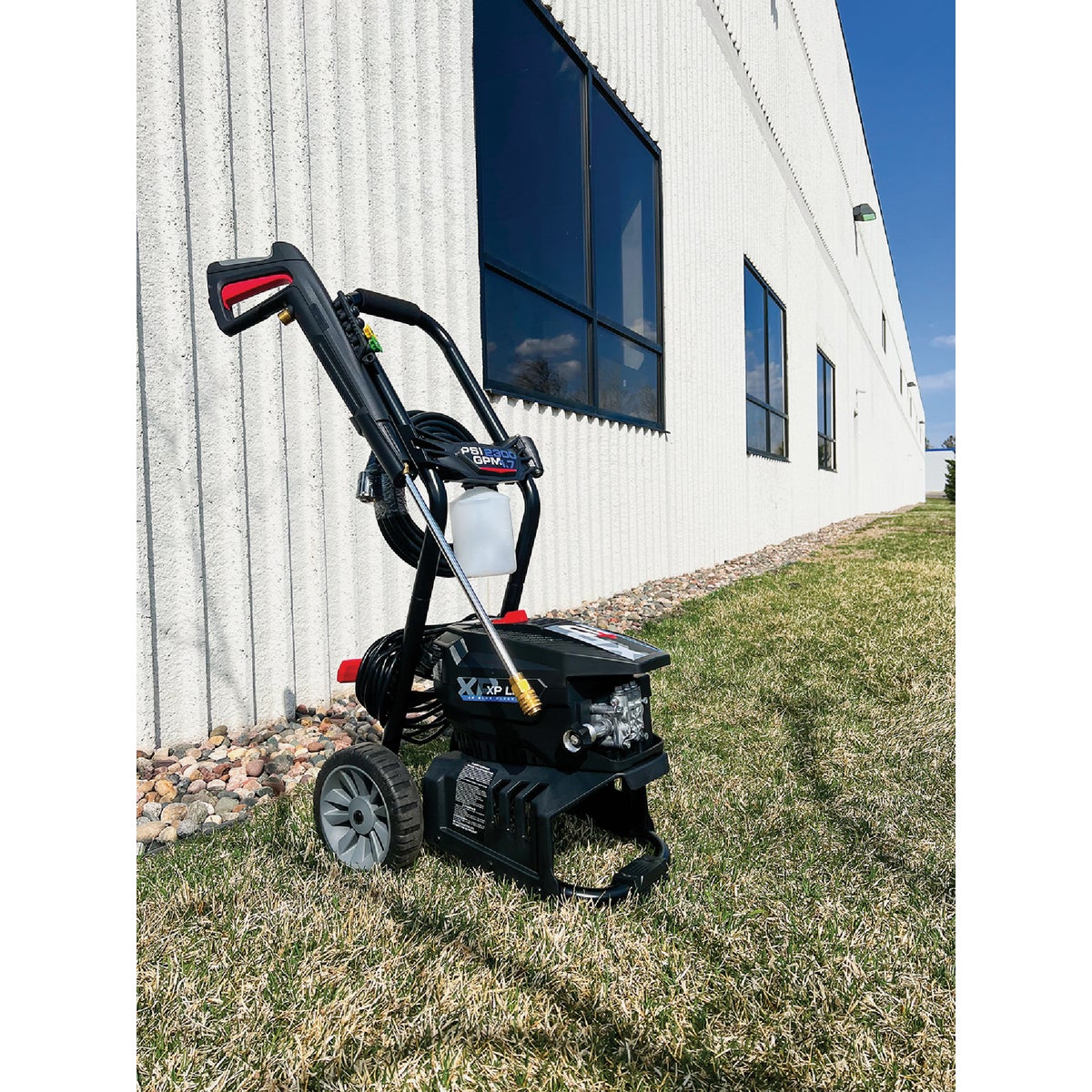 AR Blue Clean 2300 psi 1.7 GPM Cold Water Electric Pressure Washer Image 4