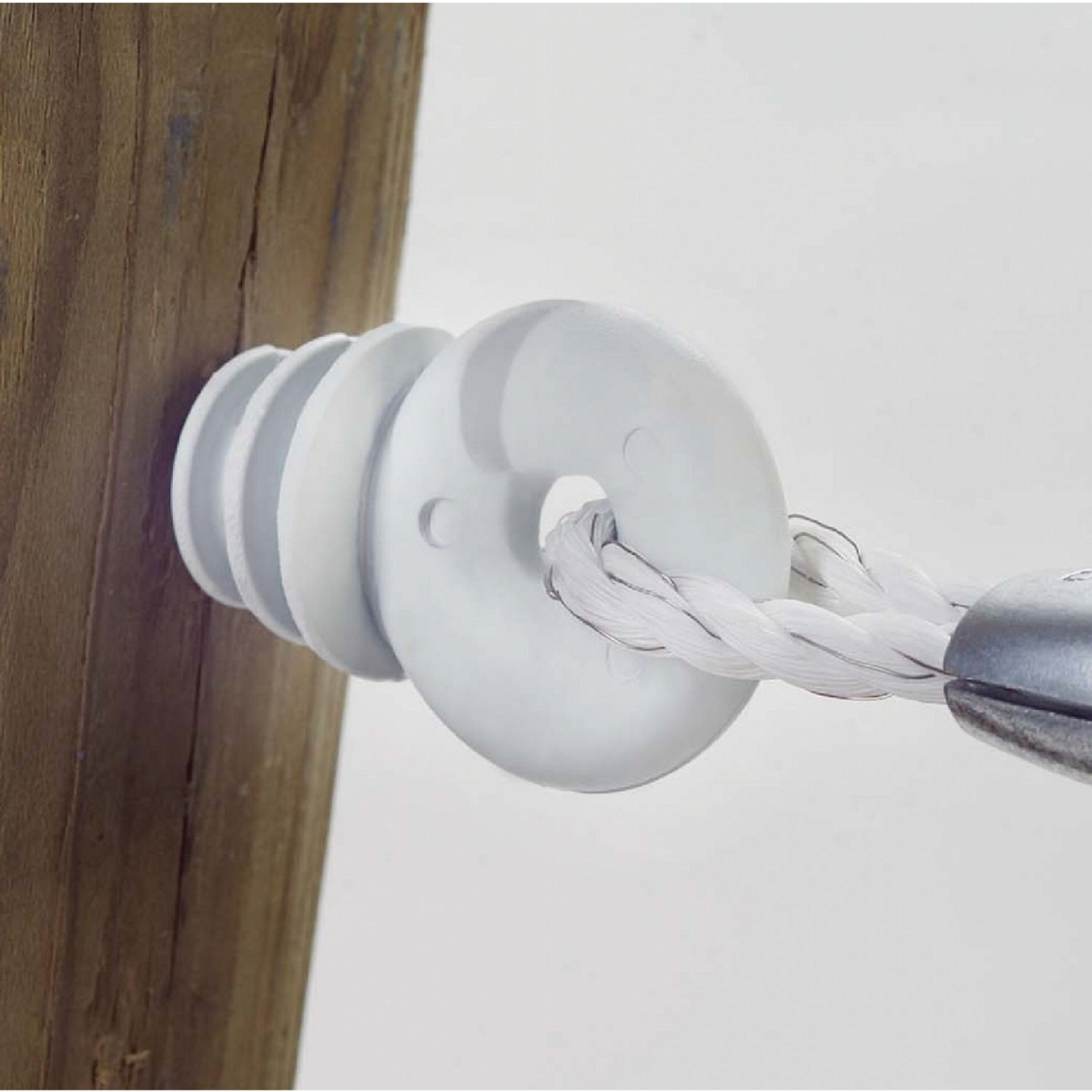 Dare Screw-In White Polyethylene Electric Fence Insulator (10-Pack) Image 1