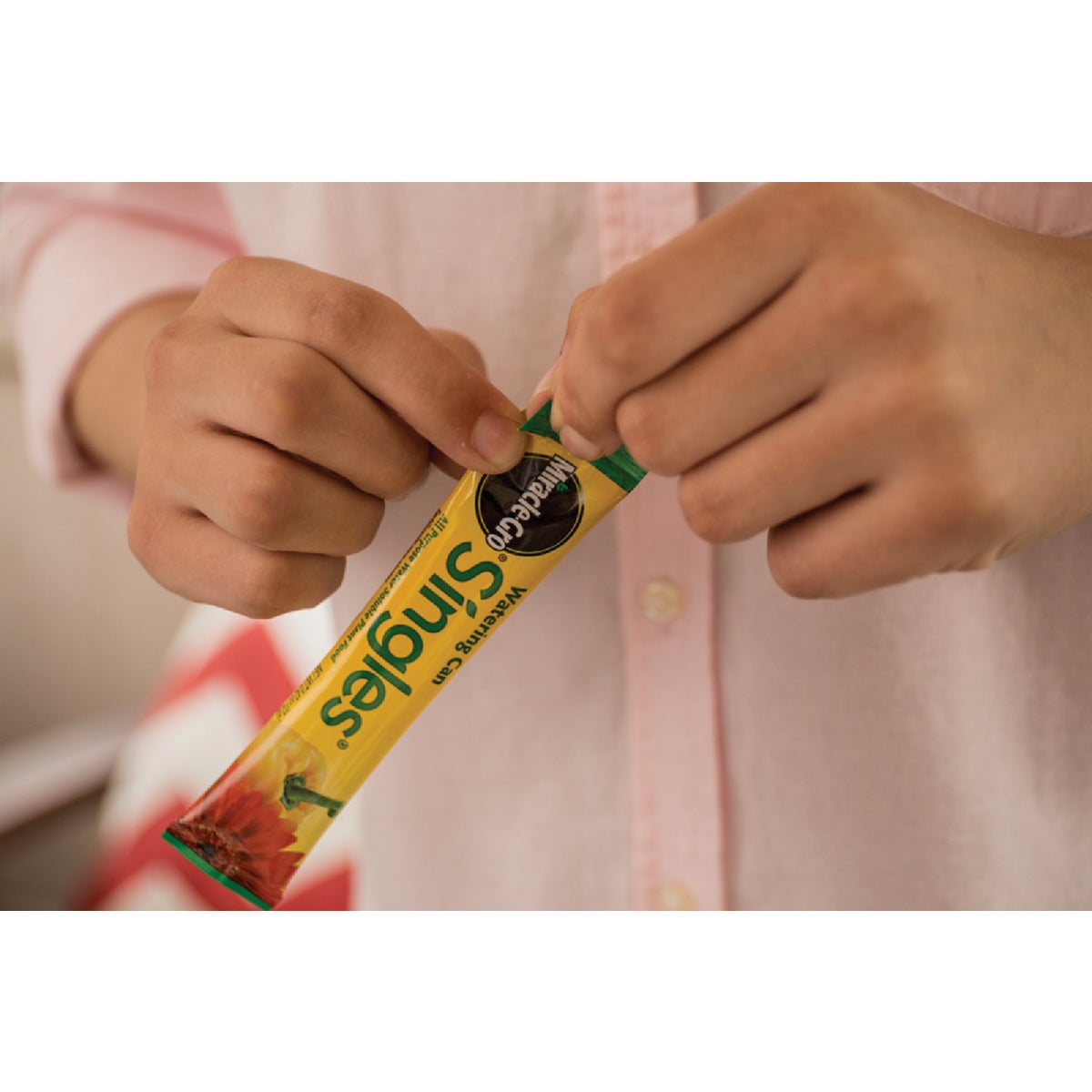 Miracle-Gro Watering Can Singles (24-Count) Image 3