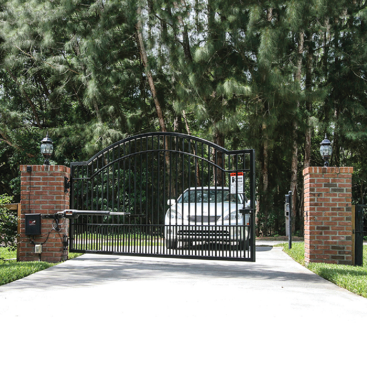 Mighty Mule MM571W 18 Ft. 850 Lb. Heavy-Duty Single Gate Opener Kit Image 4