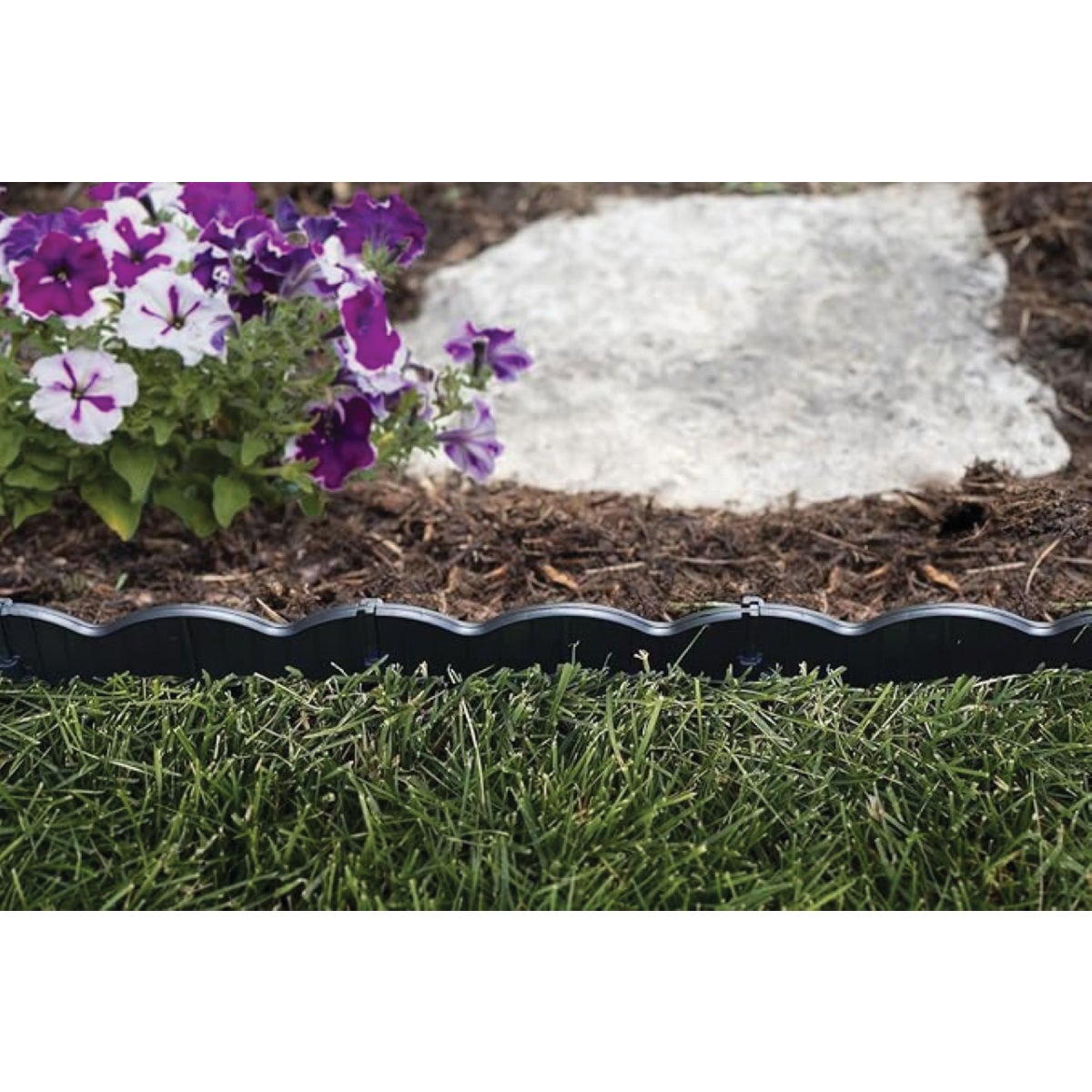 Master Mark Dig-Free 6 In. H. x 20 Ft. L. Black Poundable Lawn Edging Image 3