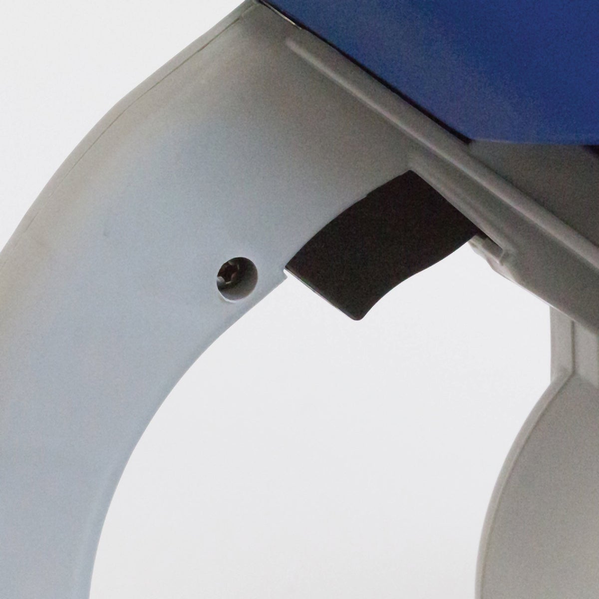 Chapin Salt & Ice Melt Hand Crank Spreader Image 6