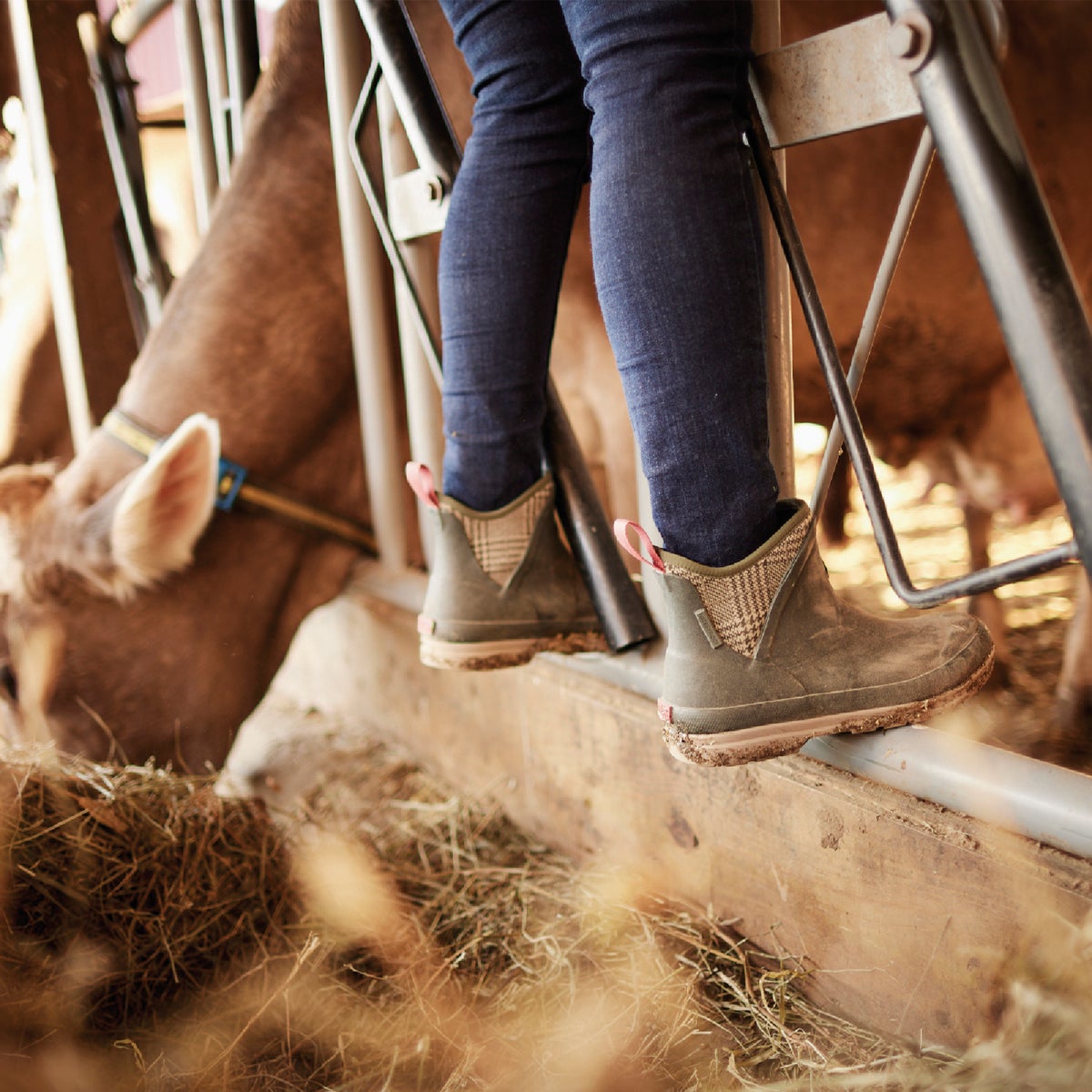 The Muck Boot Company Women's Moss Quilted Floral Original Ankle Boot, Size 8 Image 2