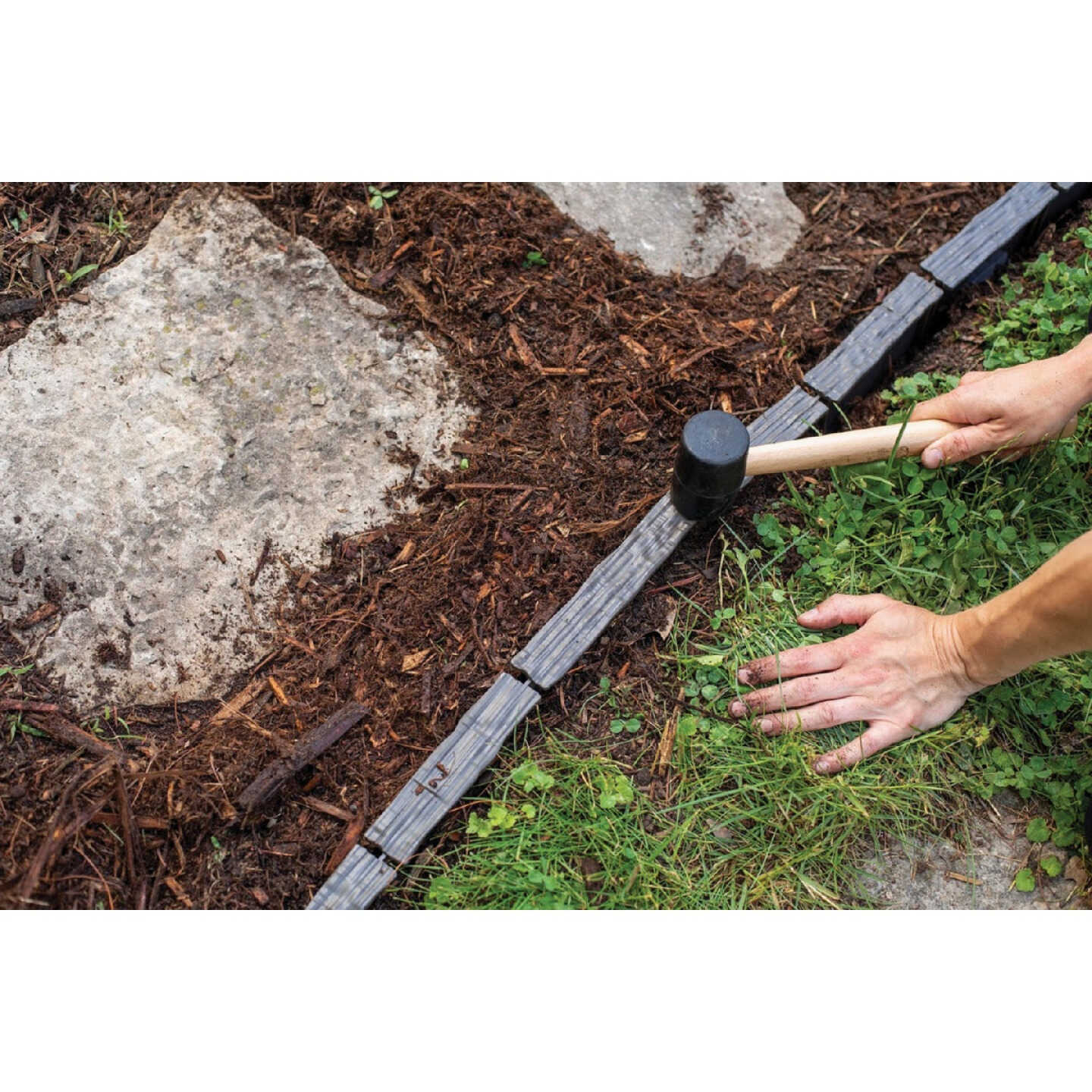 Master Mark Dig-Free 5.25 In. H x 36 In. L Warm Stone Lawn Edging Image 3