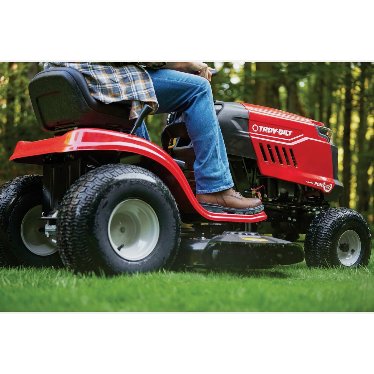 Troy-Bilt 42 In. 547cc 7-Speed Lawn Tractor Image 2
