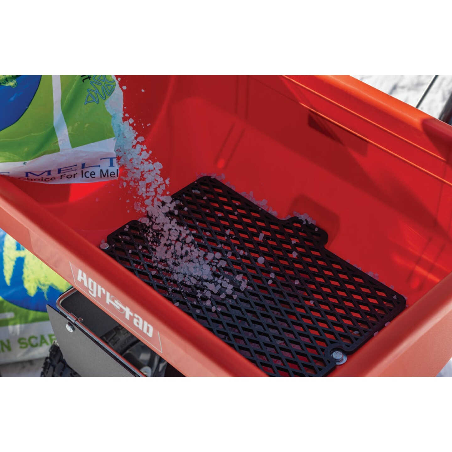Agri-Fab Inc 85 Lb. Ice Melt Push Broadcast Spreader Image 4
