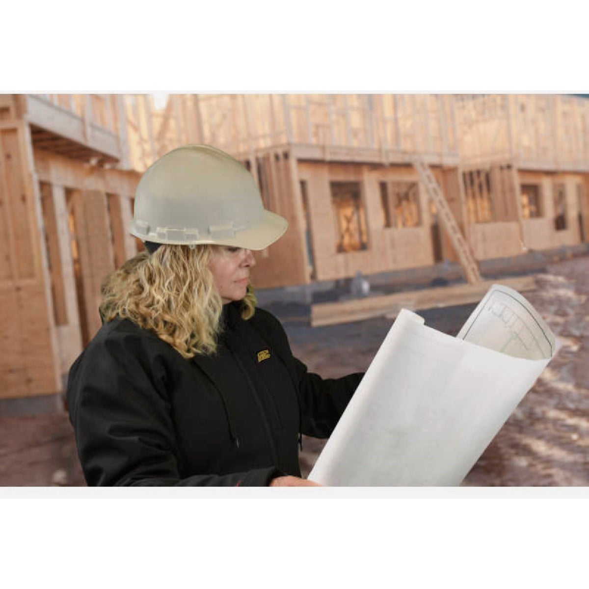 DEWALT Women's Black Soft Shell Heated Coat Kit, M Image 2