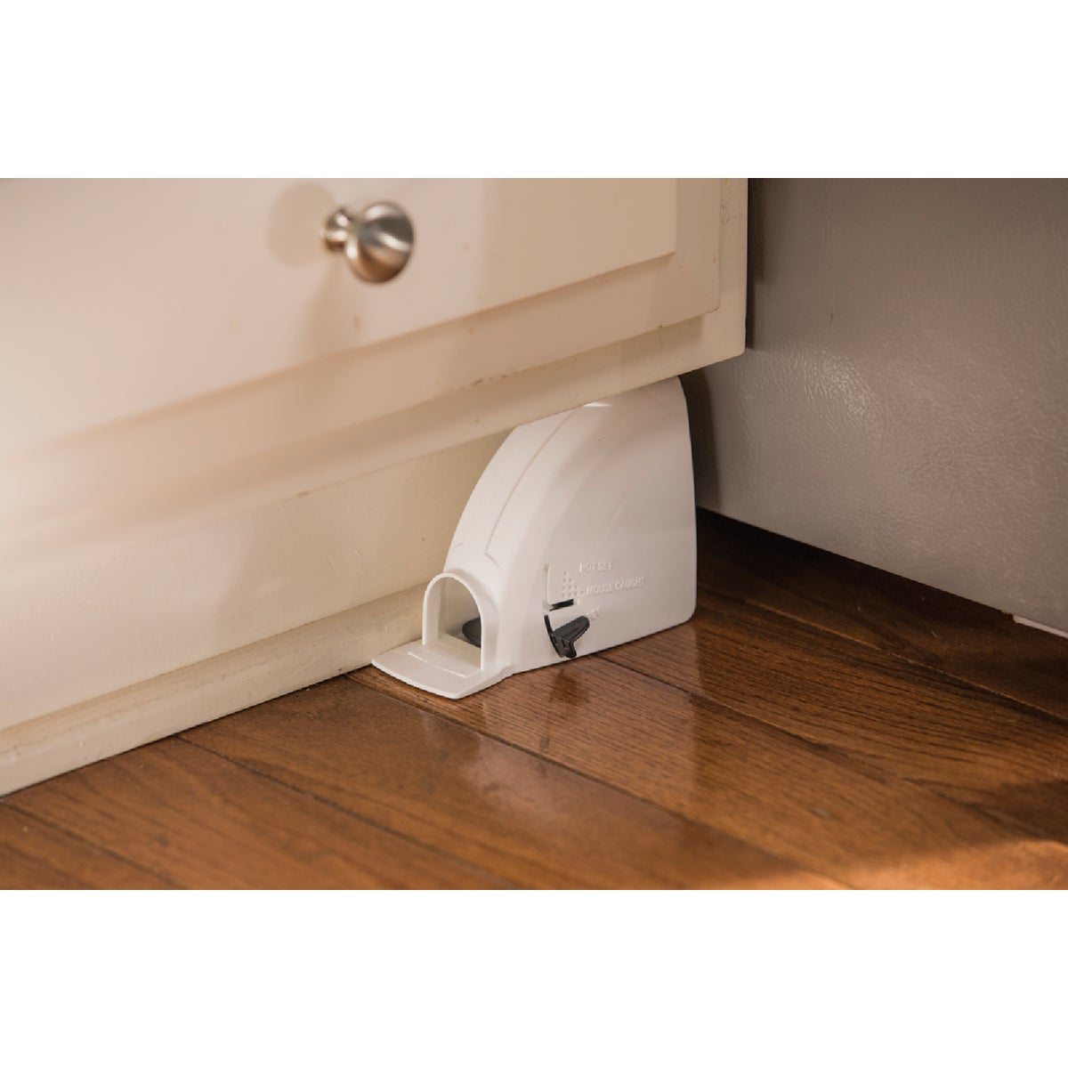 TOMCAT Kill & Contain Mechanical Mouse Traps (2-Pack) Image 5