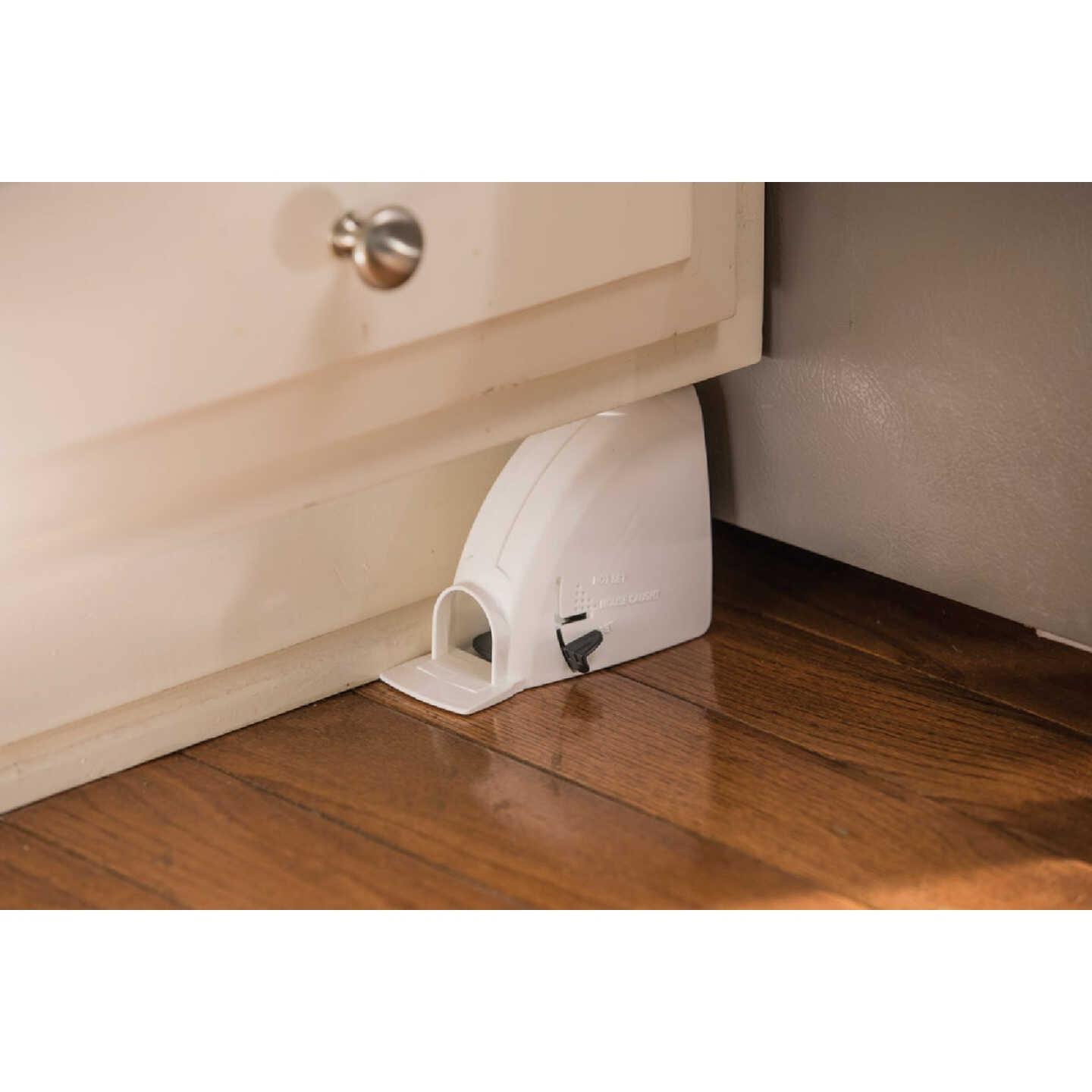 TOMCAT Kill & Contain Mechanical Mouse Traps (2-Pack) Image 5