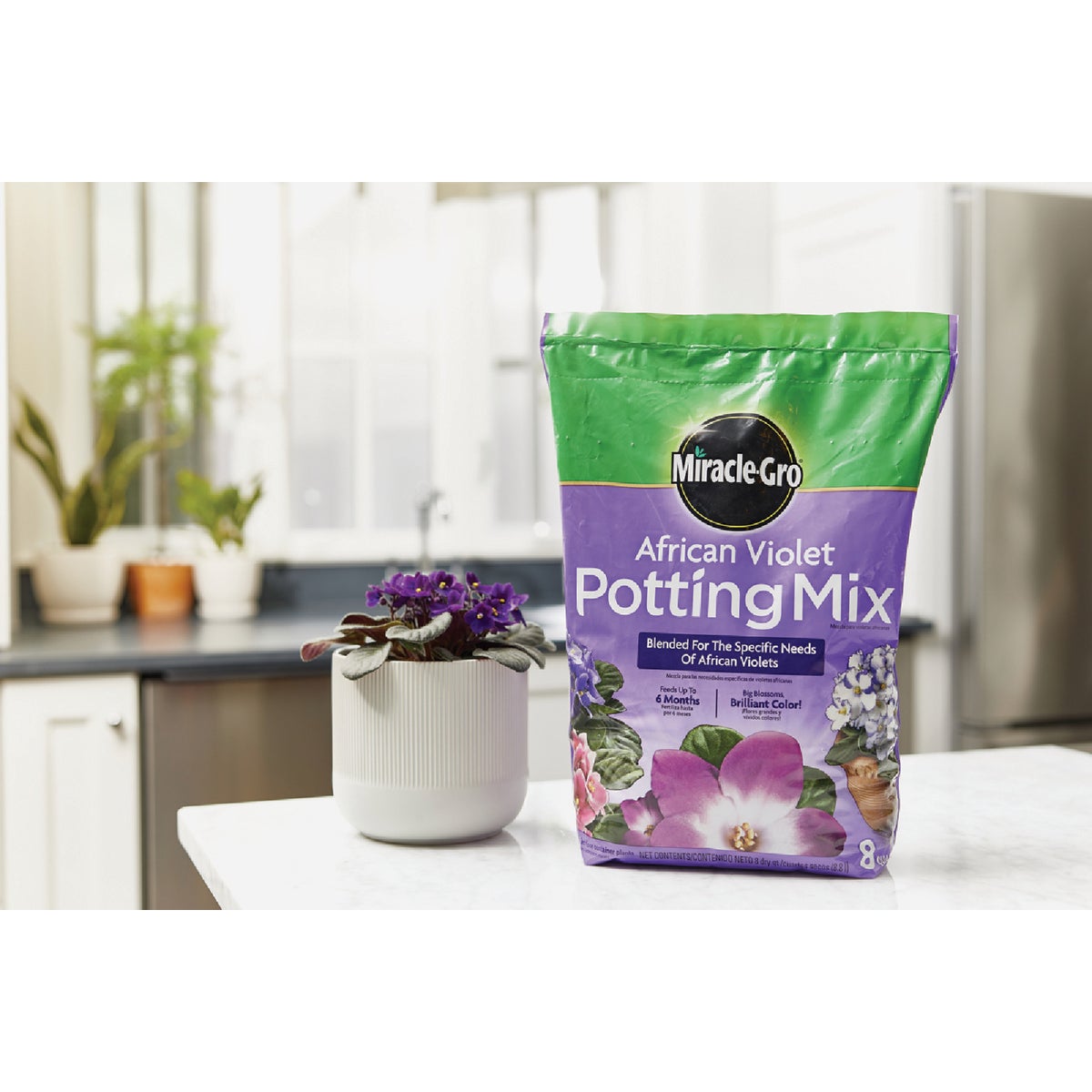 Miracle-Gro 8 Qt. African Violet Potting Mix Image 5