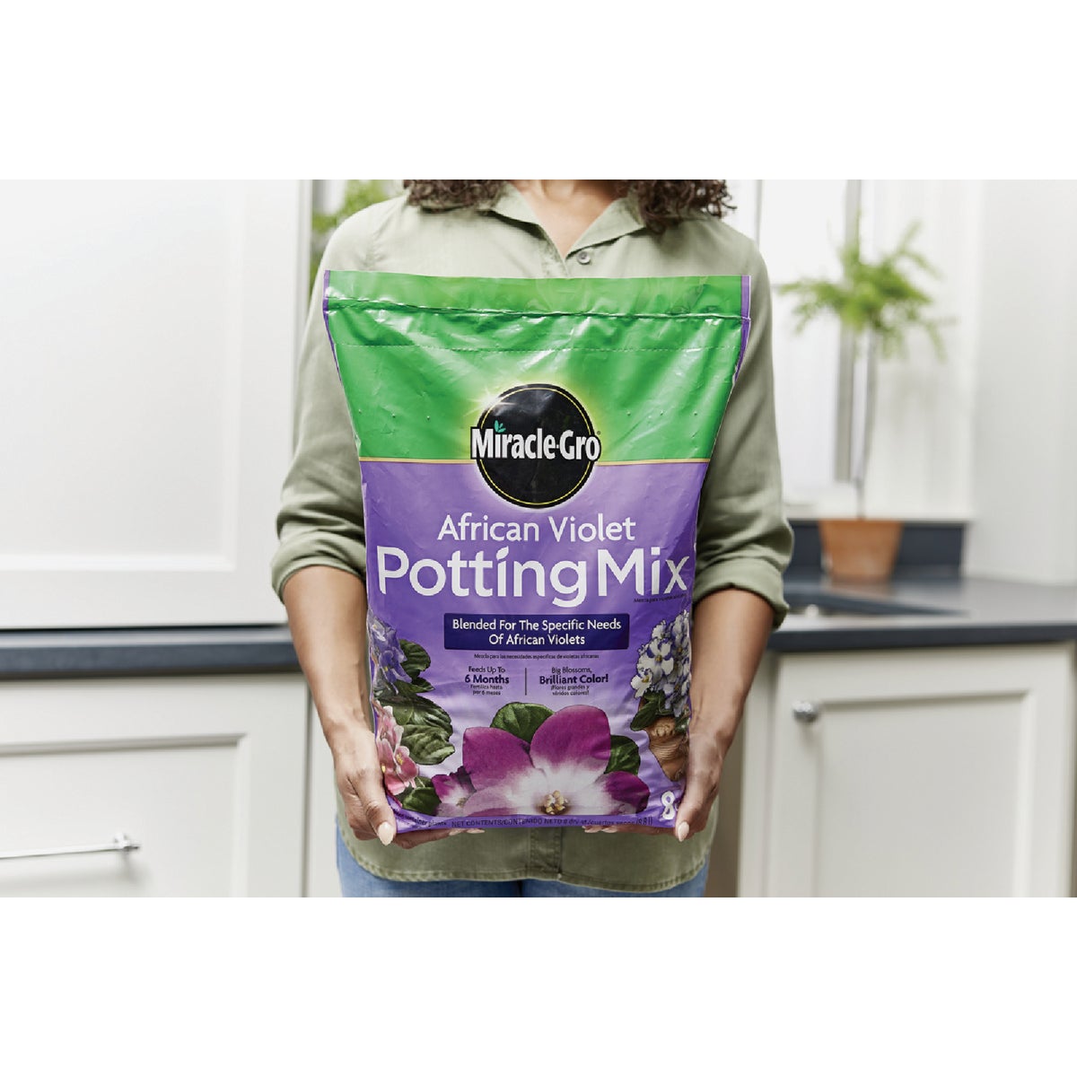 Miracle-Gro 8 Qt. African Violet Potting Mix Image 4