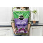 Miracle-Gro 8 Qt. African Violet Potting Mix Image 4