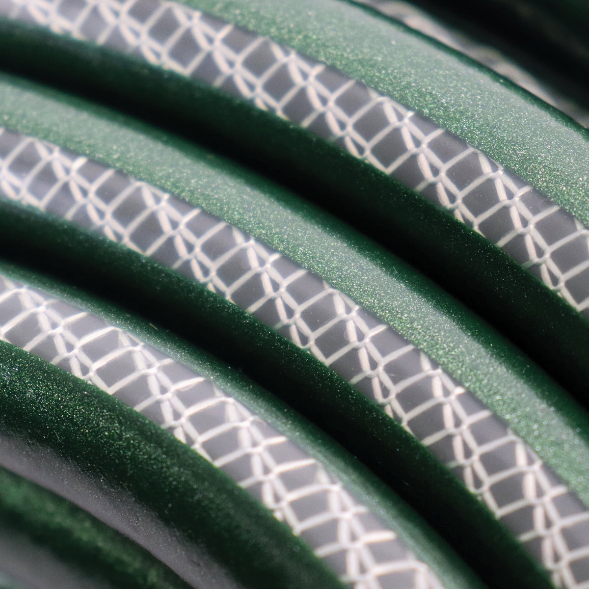 Best Garden NeverKink 5/8 In. Dia. x 25 Ft. Heavy Duty Garden Hose Image 2