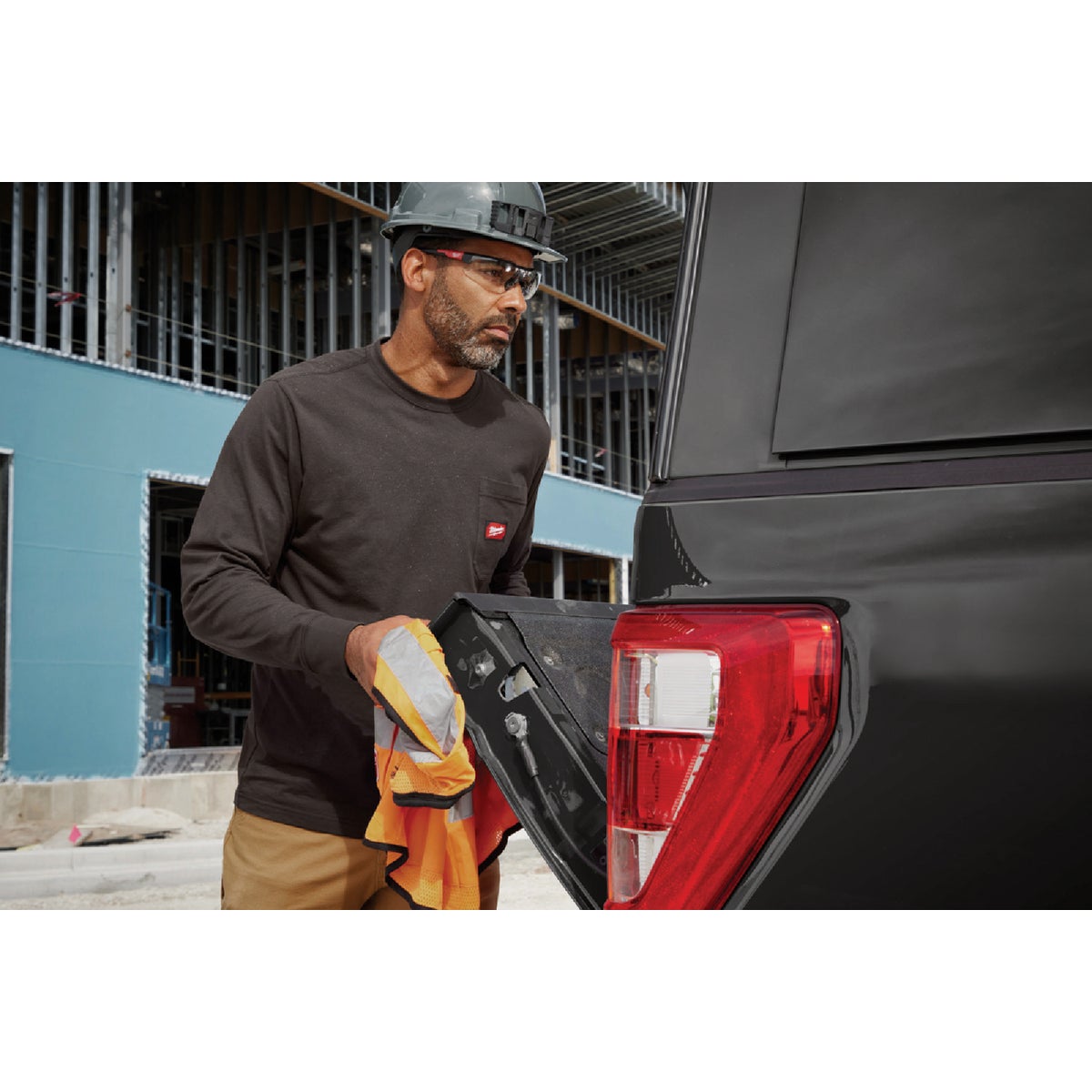 Milwaukee GridIron Small Black Long Sleeve Heavy-Duty Pocket T-Shirt Image 2