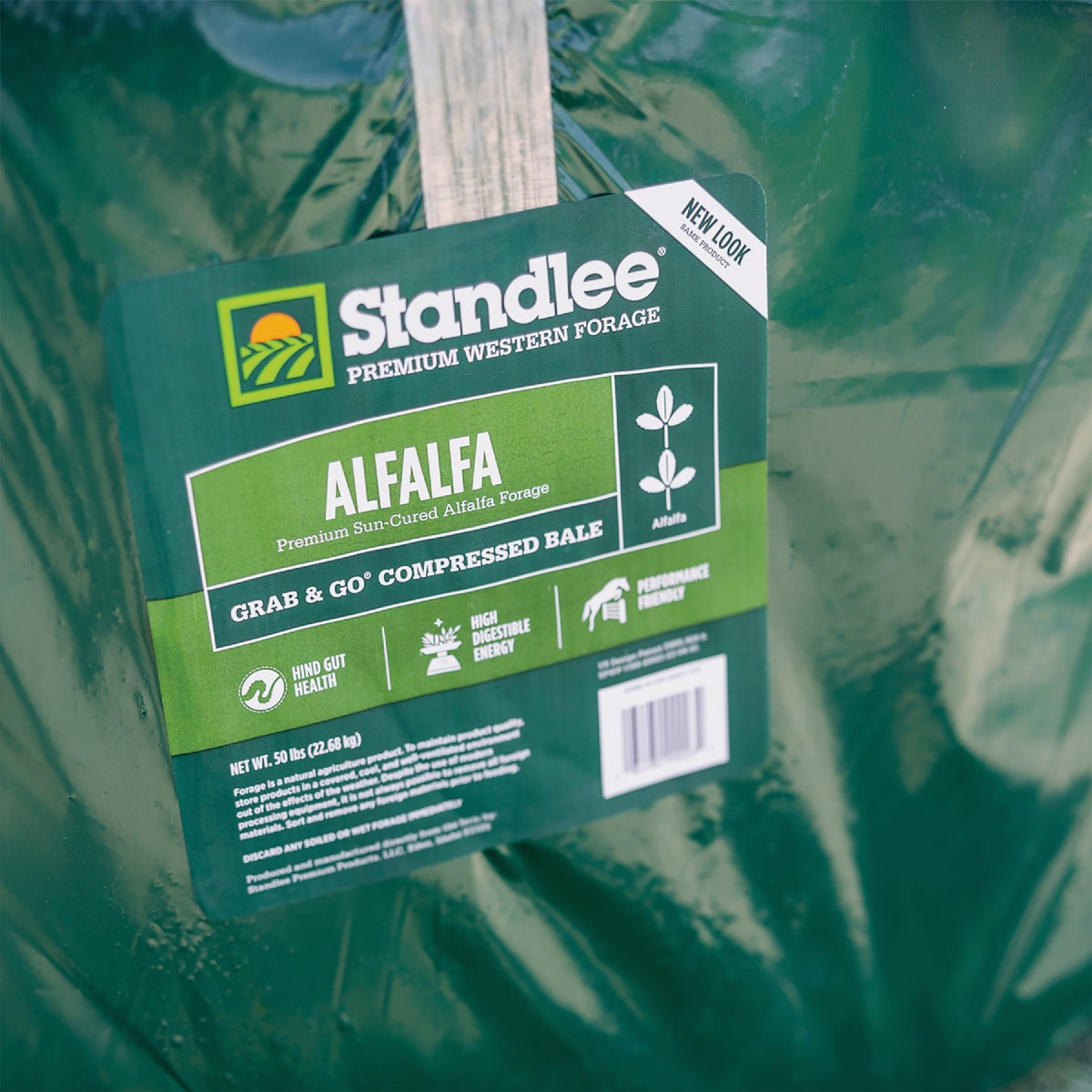 Standlee Premium Western Forage 50 Lb. Premium Alfalfa Grab & Go Compressed Bale Image 5