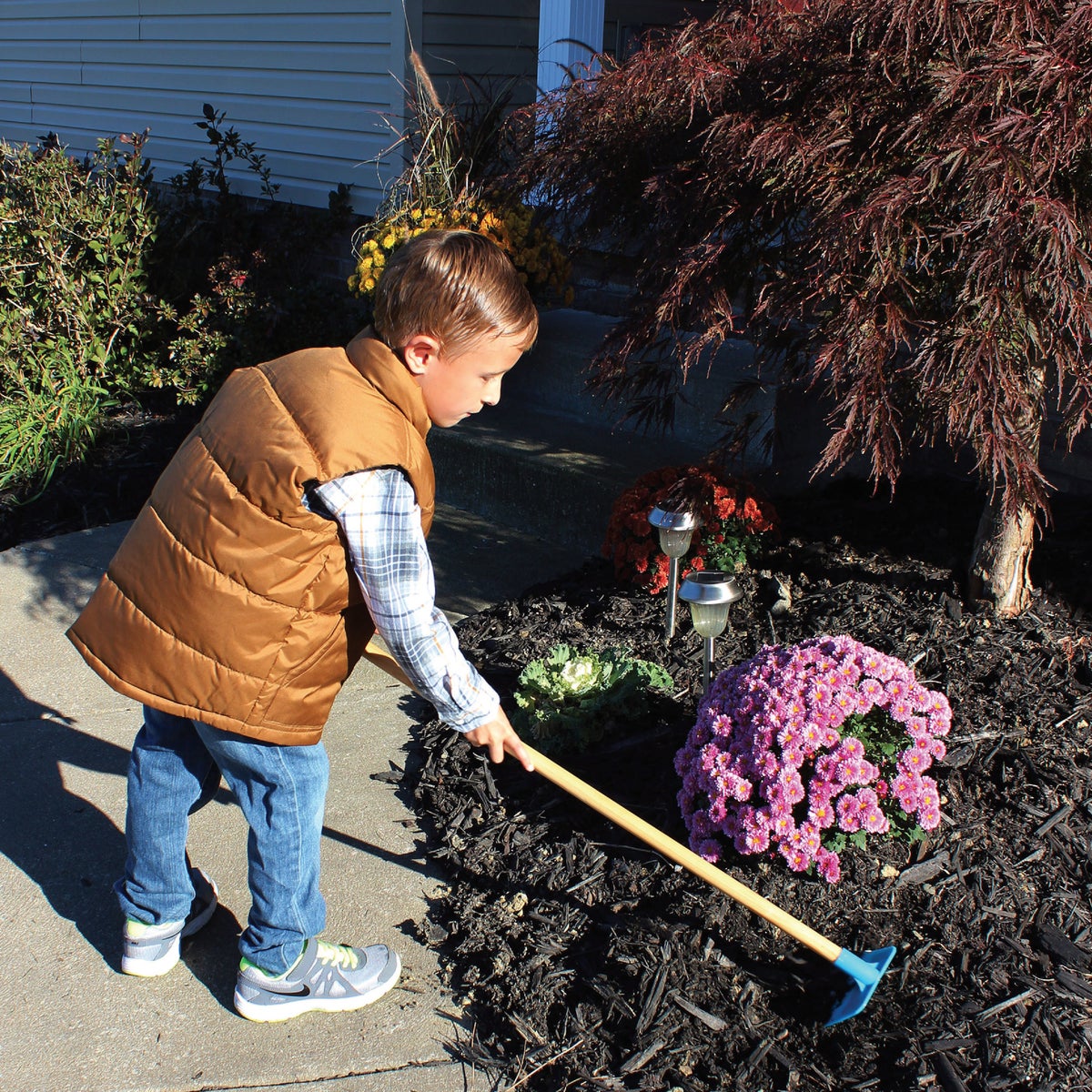 Emsco Little Diggers Kids Garden Hoe Image 2