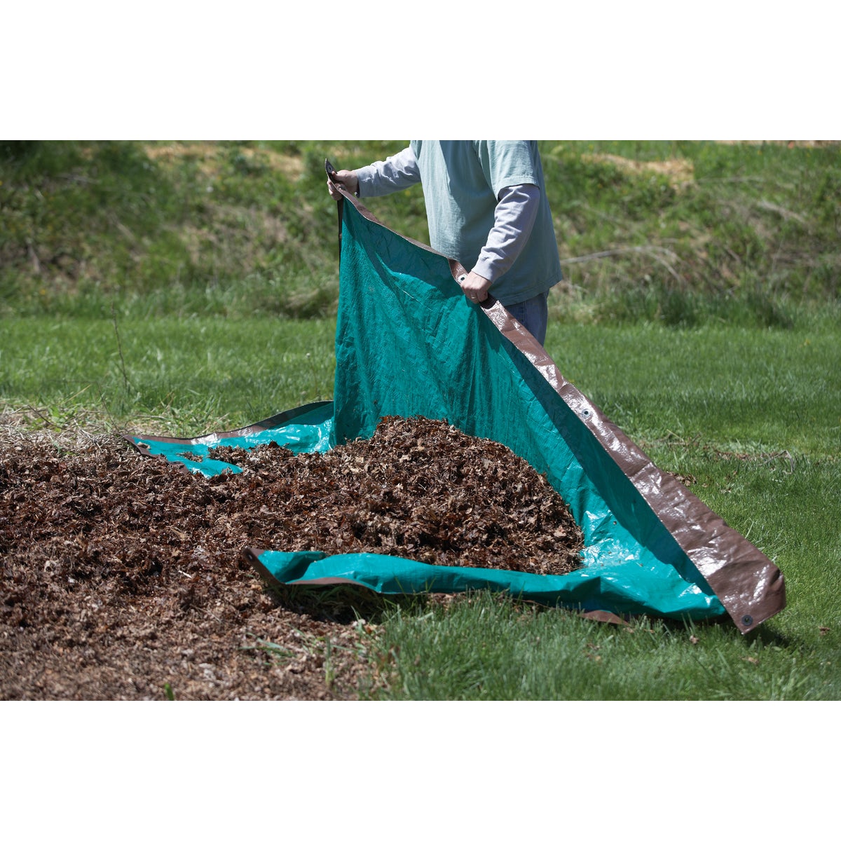 Do it Best 1 Side Green/1 Side Brown Woven 8 Ft. x 10 Ft. Medium Duty Poly Tarp Image 3
