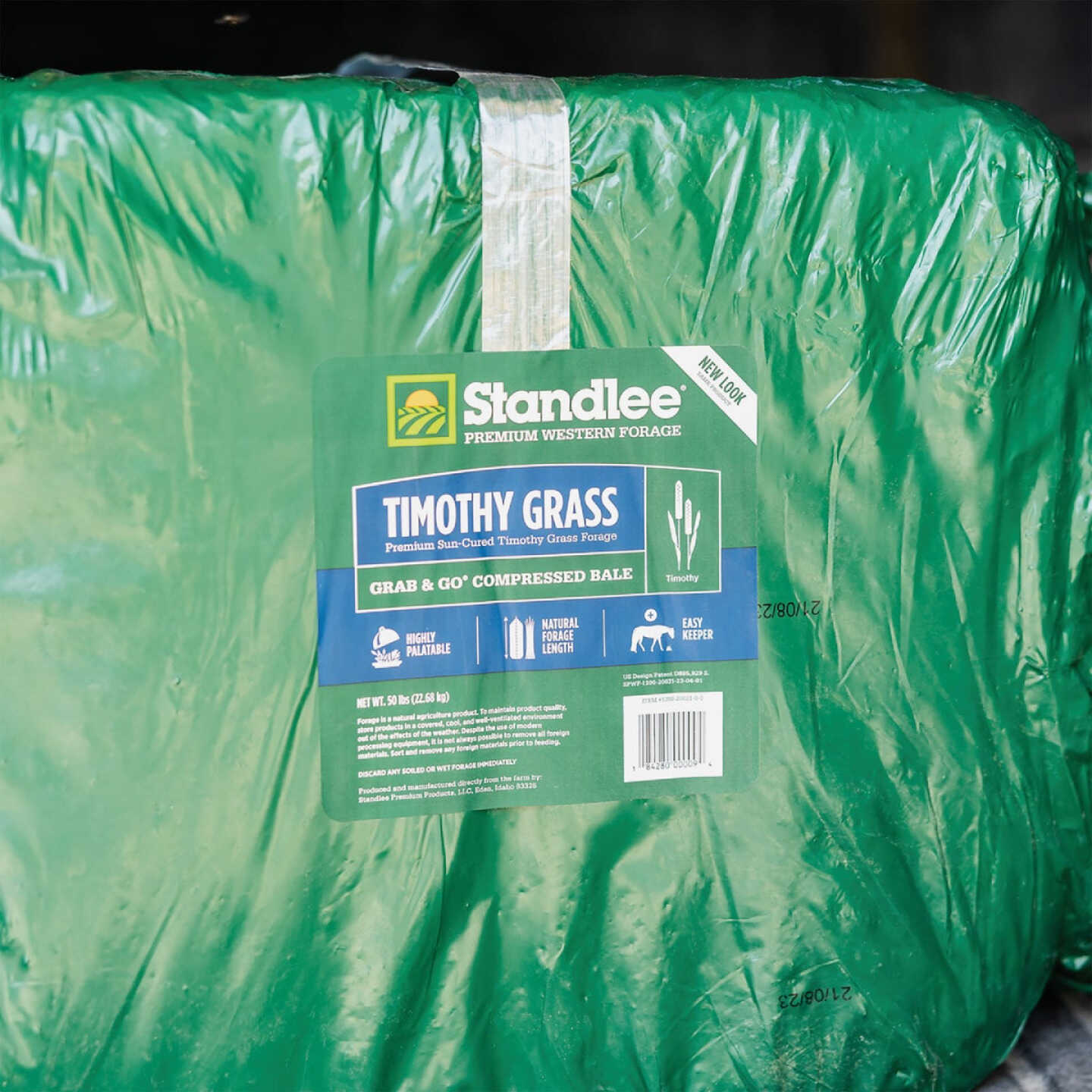 Standlee Premium Western Forage 50 Lb. Premium Timothy Grab & Go Compressed Bale Image 4