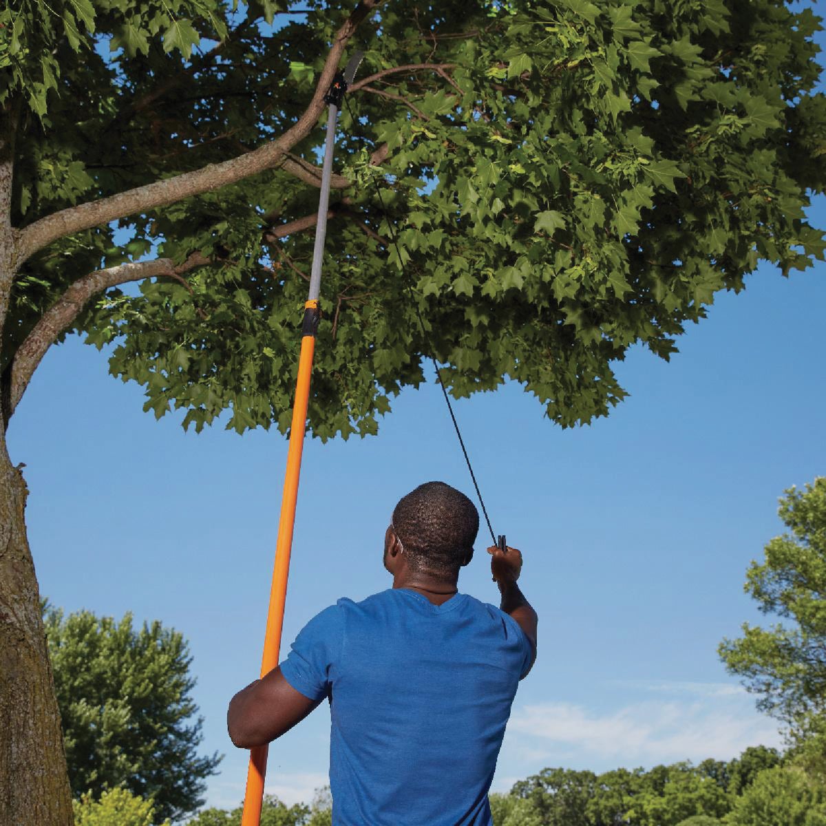 Fiskars Power-Lever 1 In. Cutting Capacity 14 Ft. Fiberglass Extendable Pole Saw & Tree Pruner Image 2