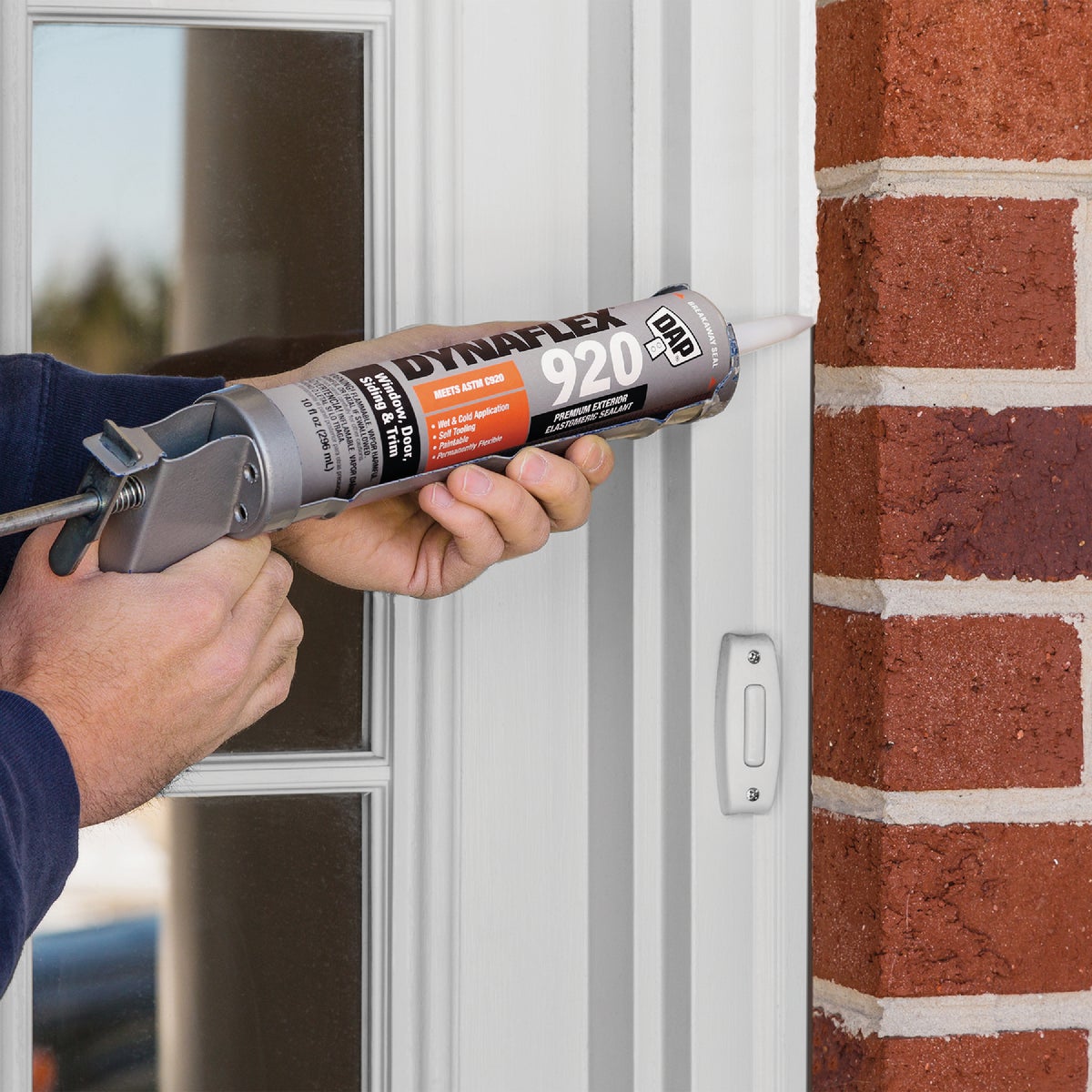 DAP DYNAFLEX 920 10.1 Oz. Premium Exterior Elastomeric Sealant, White Image 3