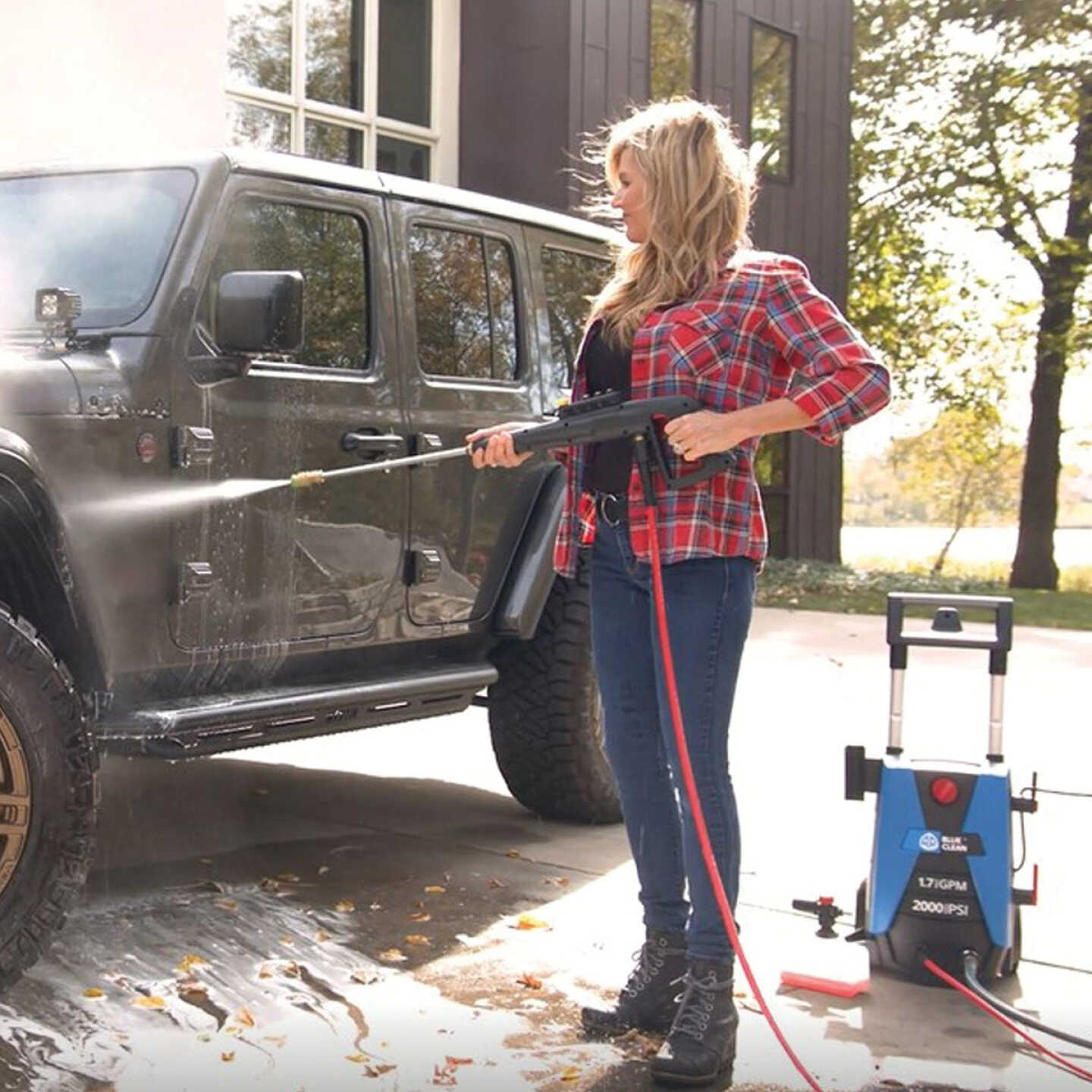 AR Blue Clean 2100 psi 1.7 GPM Cold Water Electric Pressure Washer Image 2