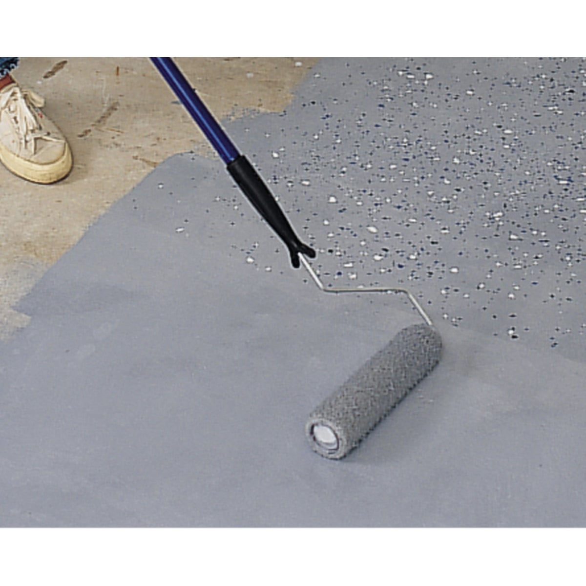 Rust-Oleum EPOXYSHIELD Gloss Garage Floor Coating Kit, Tint Base, 120 Oz. Image 2