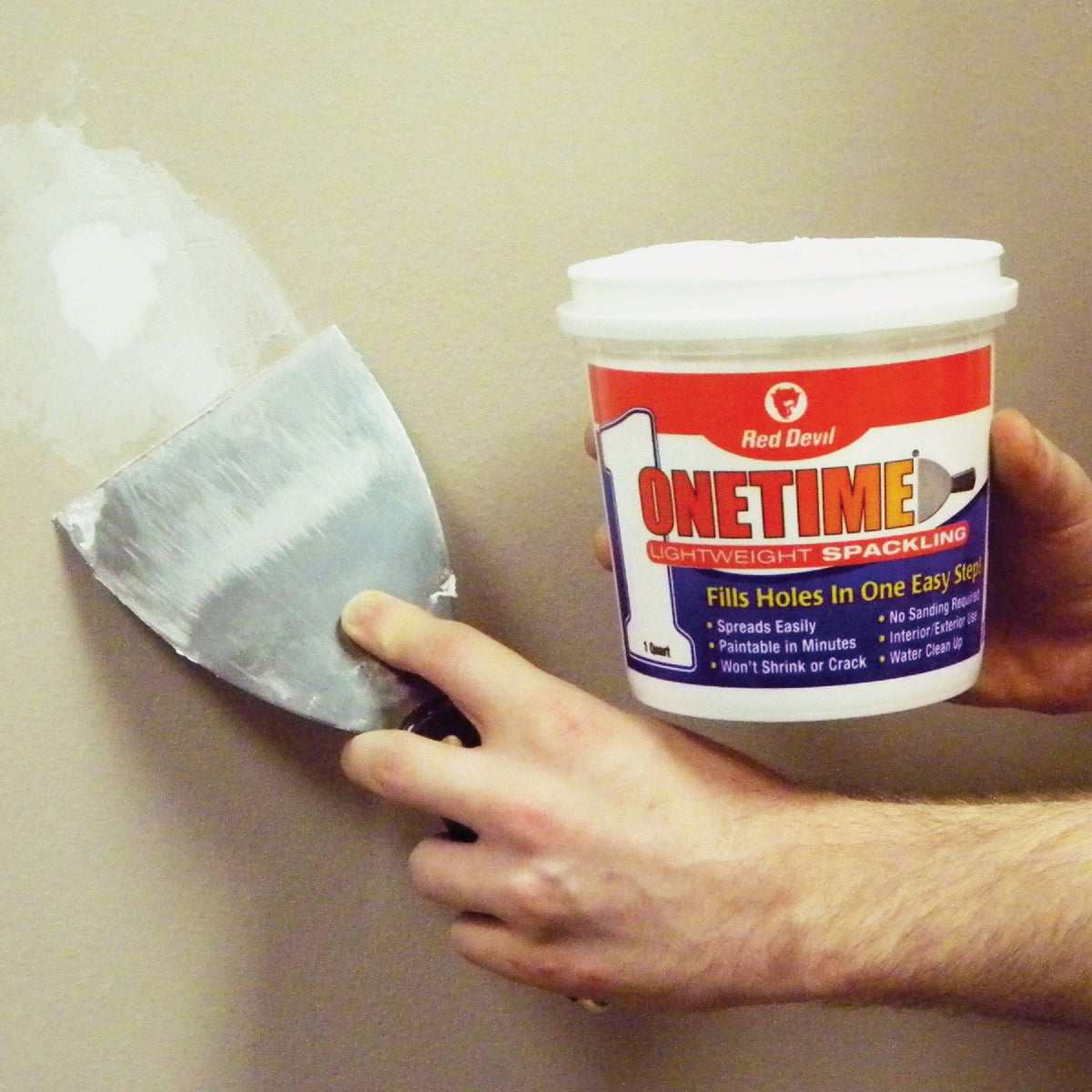 Red Devil Onetime 1 Pt. Lightweight Acrylic Patch & Prime Spackling Image 6