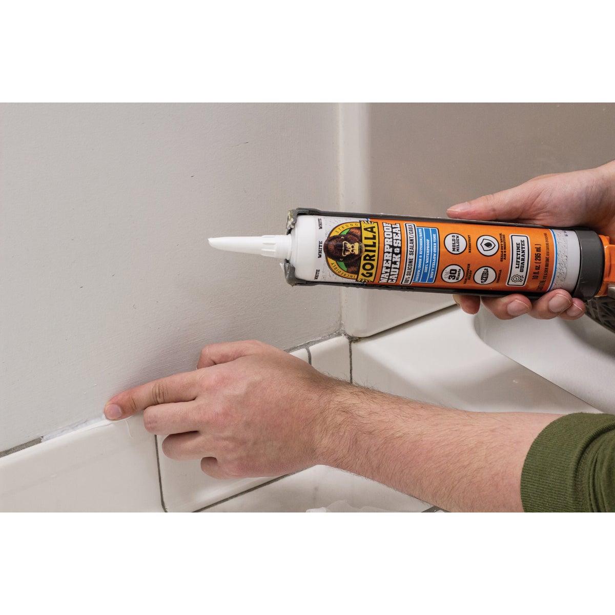 Gorilla 10 Oz. White Caulk & Seal Image 3
