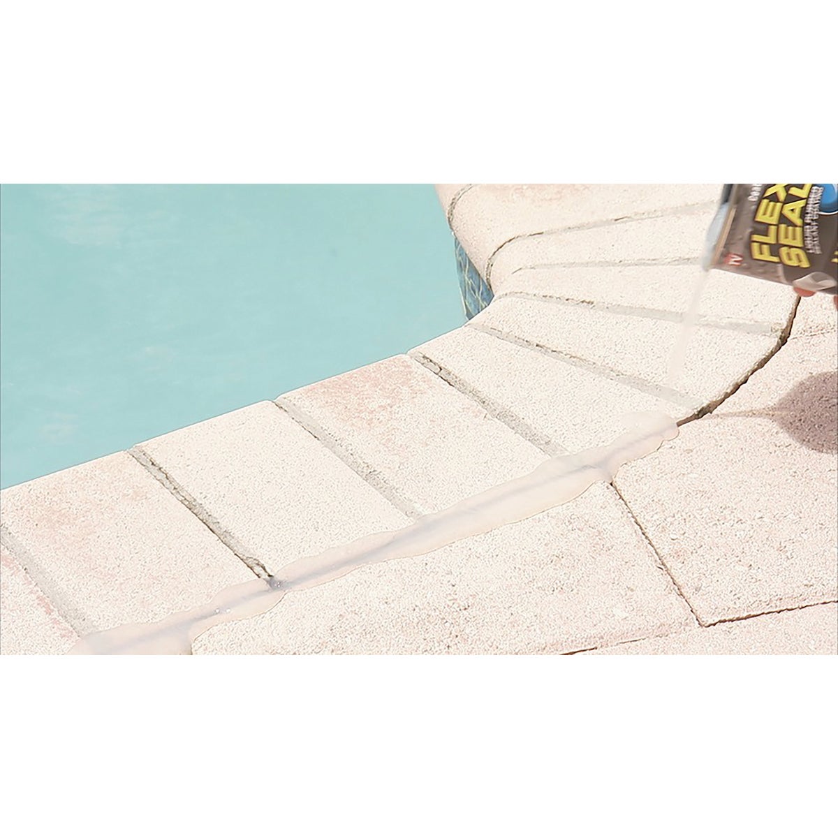 FLEX SEAL 1 Gal. Liquid Rubber Sealant, Clear Image 4