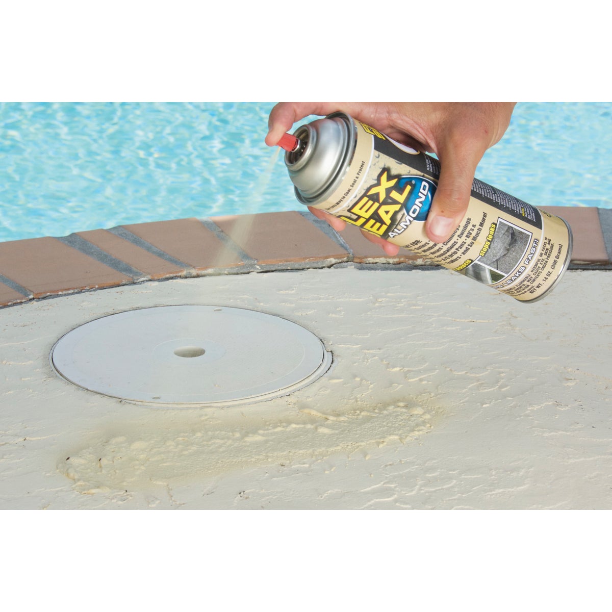 FLEX SEAL 14 Oz. Spray Rubber Sealant, Almond Image 2