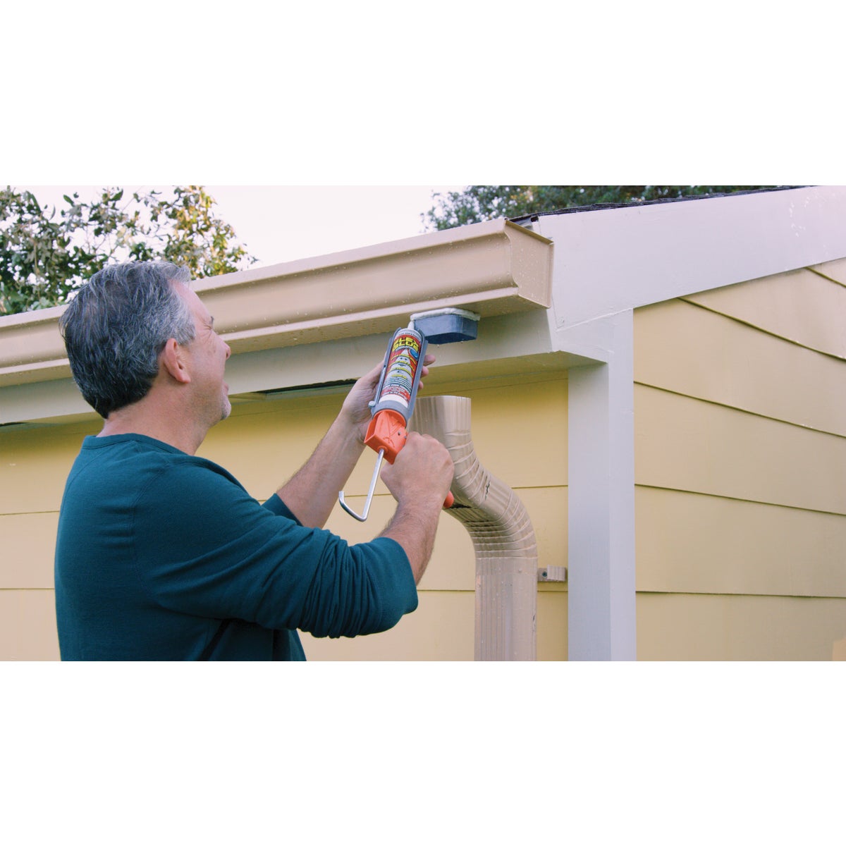 Flex Glue 10 Oz. White Multi-Purpose Adhesive Image 4