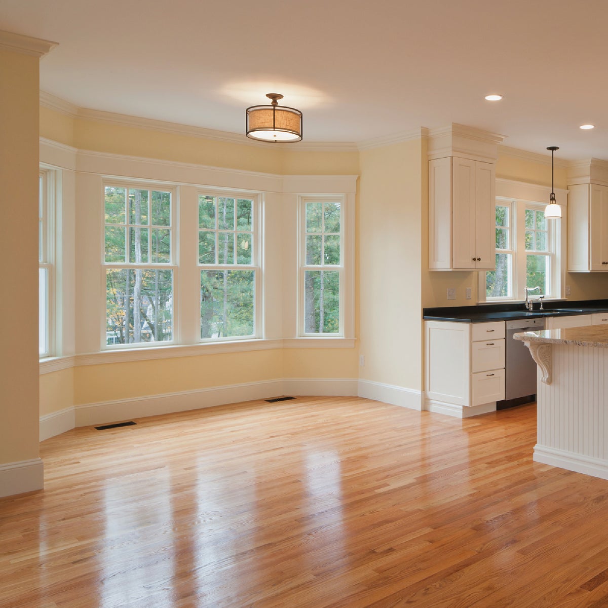 Minwax ULTIMATE 1 Gallon Gloss Water-Based Polyurethane Floor Finish Image 3