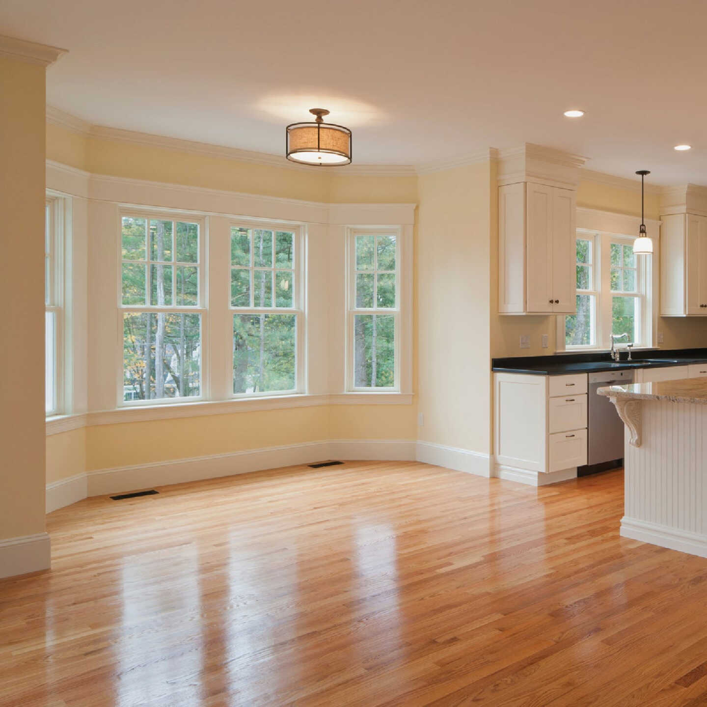 Minwax ULTIMATE 1 Gallon Satin Water-Based Polyurethane Floor Finish Image 3