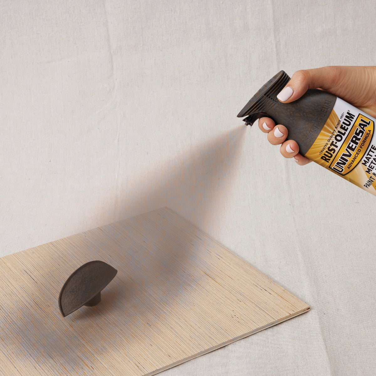 Rust-Oleum Universal 12 Oz. Burnished Amber Forged Hammered Spray Paint Image 5