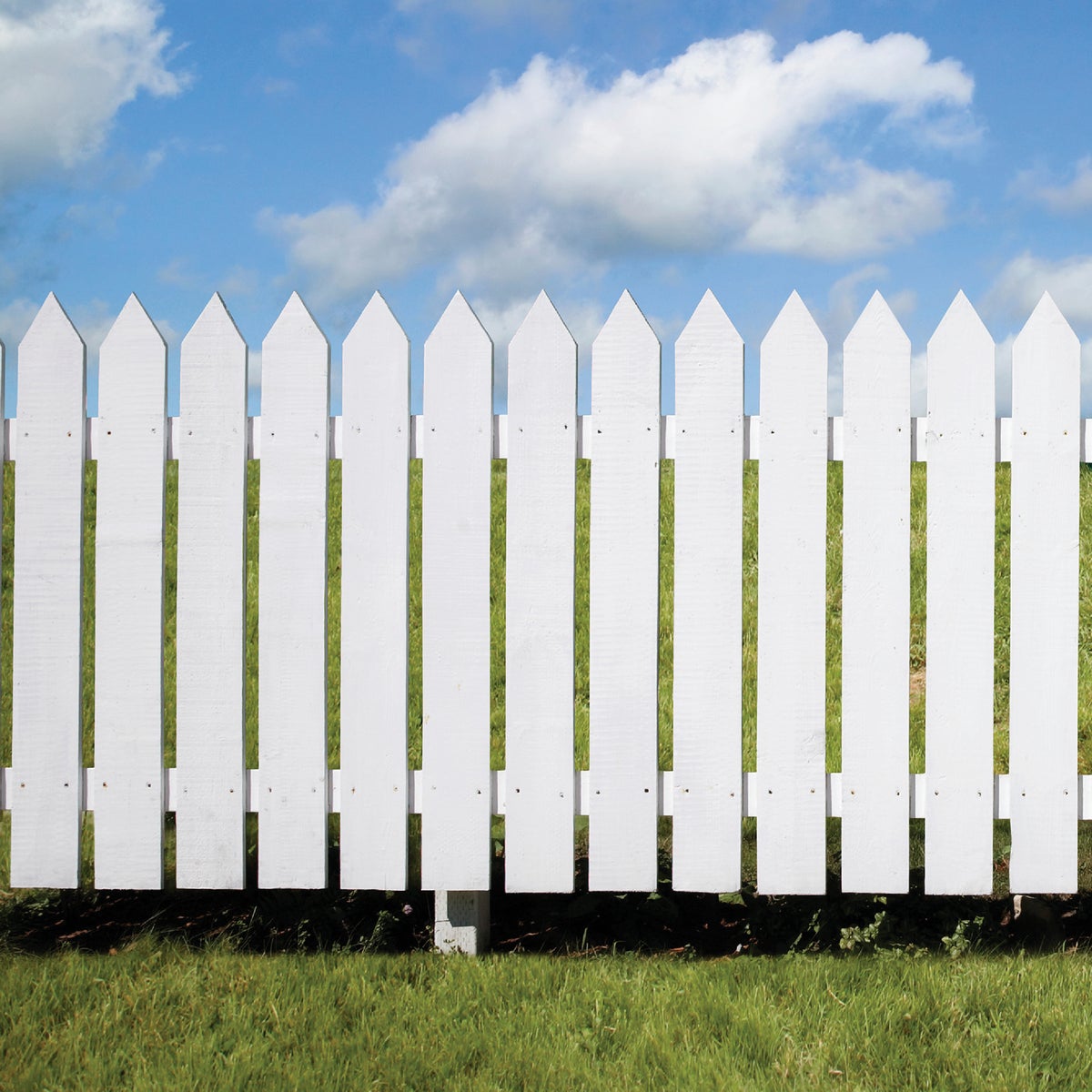 Valspar Oil Paint & Primer In One Low Sheen Barn & Fence Paint, White, 5 Gal. Image 4