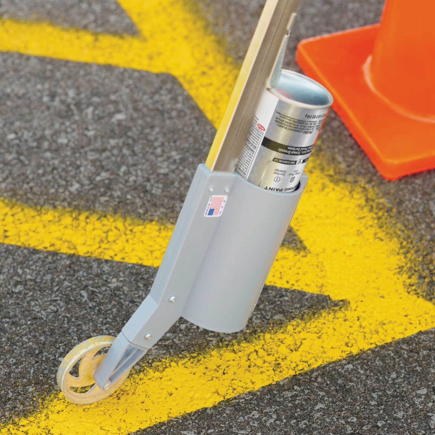 Krylon Industrial 8301 SB Highway Yellow Striping Paint Image 3