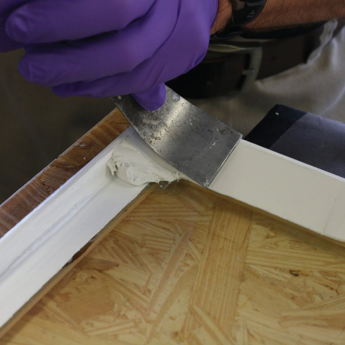 DAP 33 32 Oz. Glazing Compound Image 4