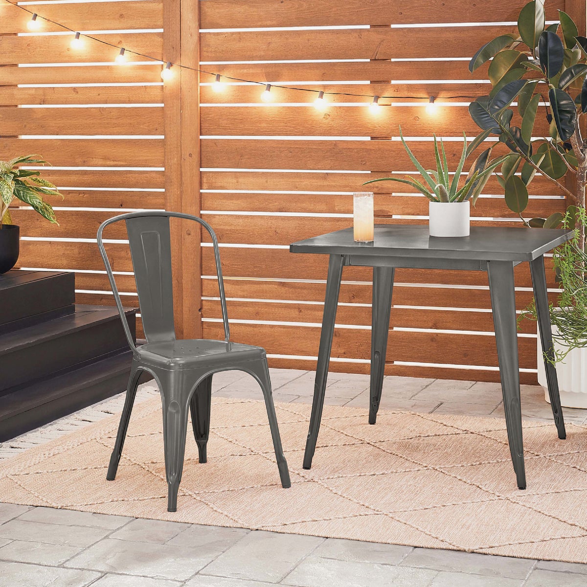 Krylon Rust Tough DTM Oil-Based Gloss Rust Control Enamel, Gray, 1 Qt. Image 3