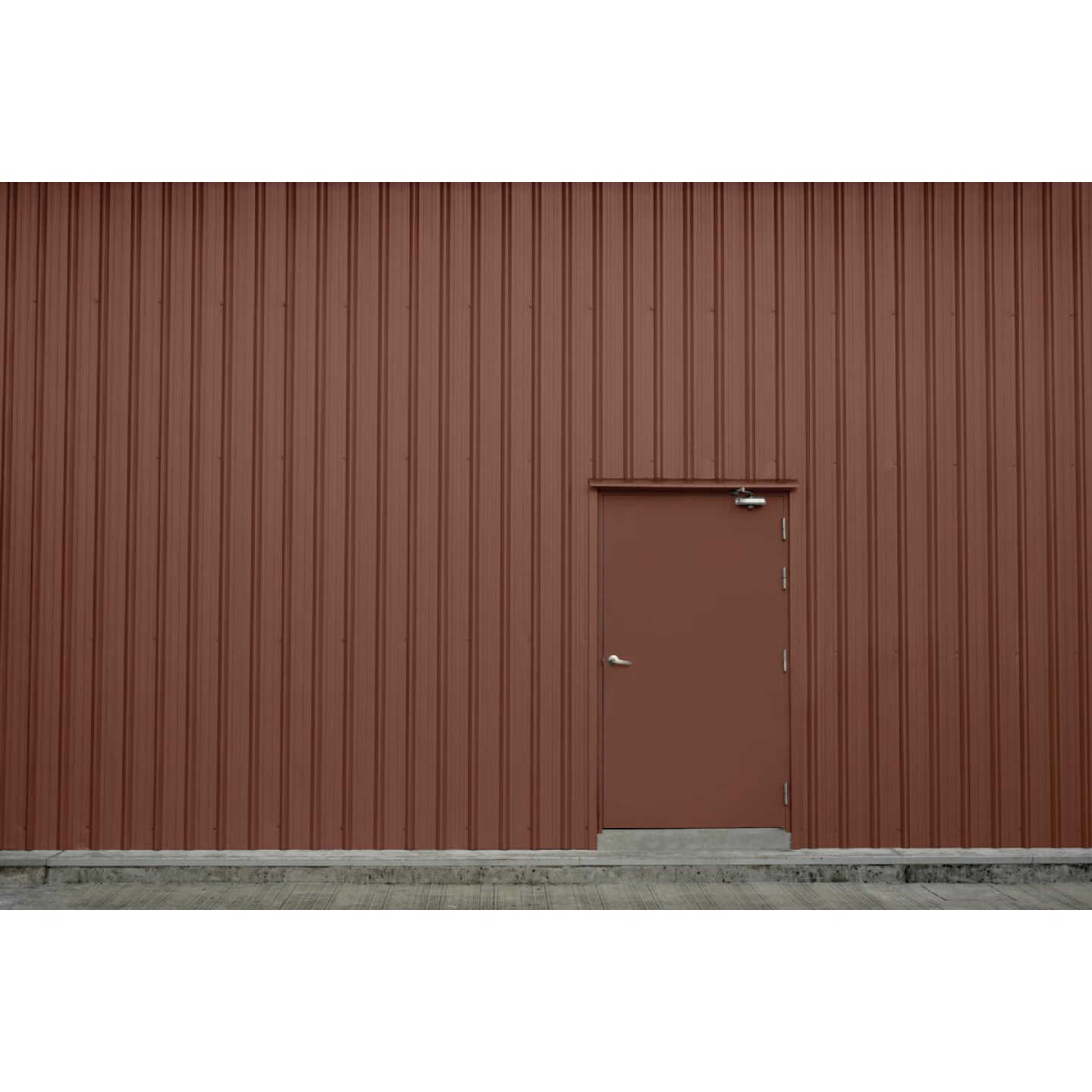 Rust-Oleum Professional High Performance Rusty Metal Primer, Red/Brown, 1 Gal. Image 4