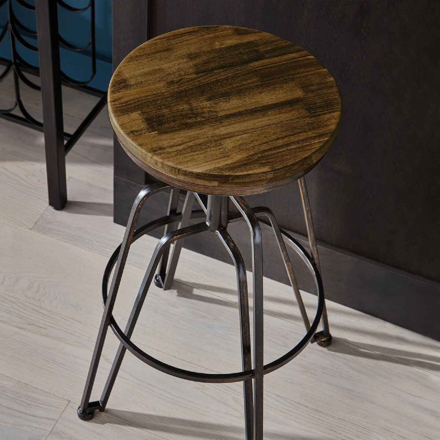 Minwax Wood Finish Penetrating Stain, Dark Walnut, 1/2 Pt. Image 5