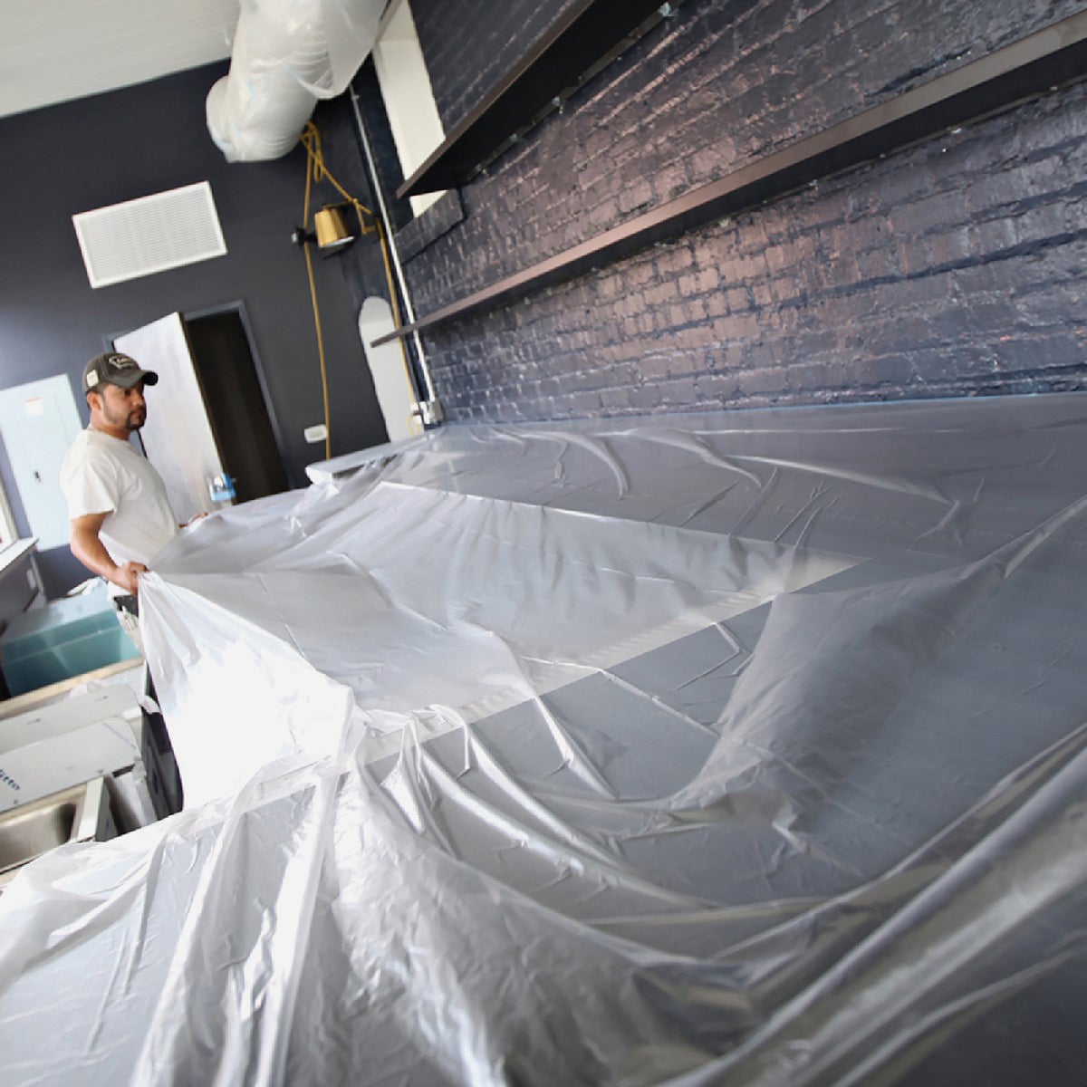 Trimaco Easy Mask 2.4m x 22m Tape & Drape with PerfectEdge Tape Image 5