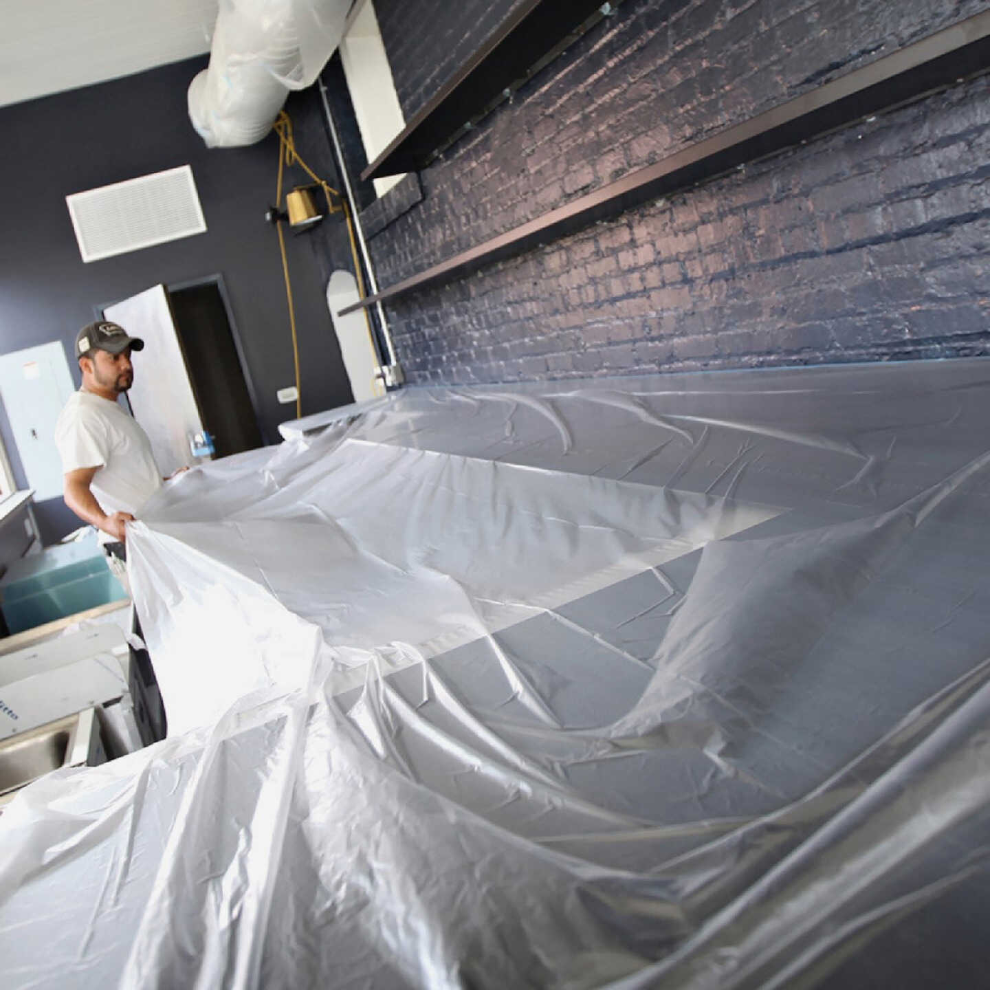 Trimaco Easy Mask 2.4m x 22m Tape & Drape with PerfectEdge Tape Image 5