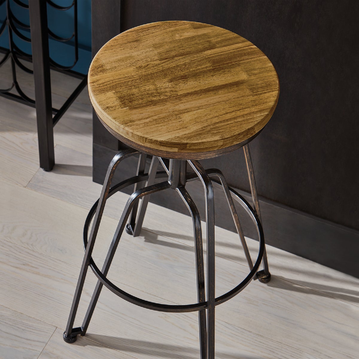 Minwax Wood Finish VOC Penetrating Stain, Provincial, 1 Gal. Image 5